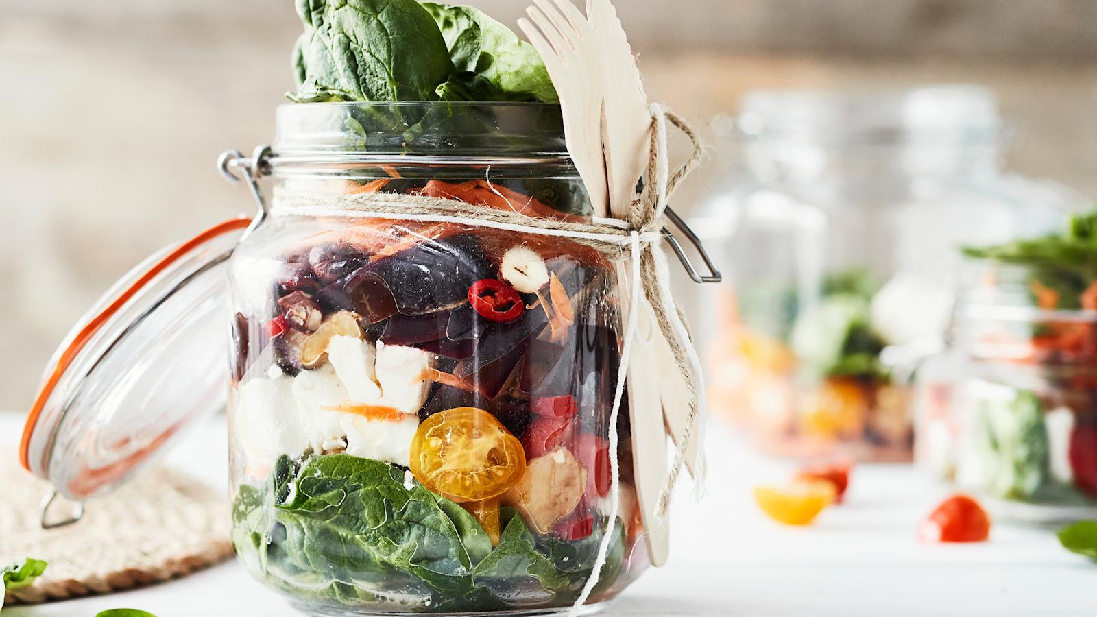 Feta-munakoisokerrossalaatti