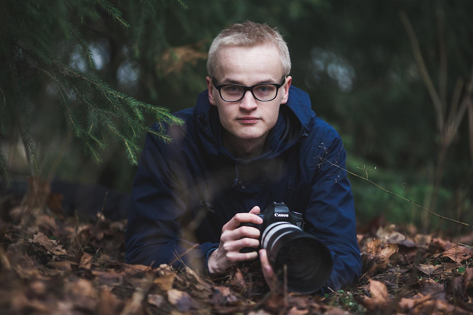 Ossi Saarisen luontokuvista suurin osa on otettu Etelä-Suomen kaupunkimetsissä.
