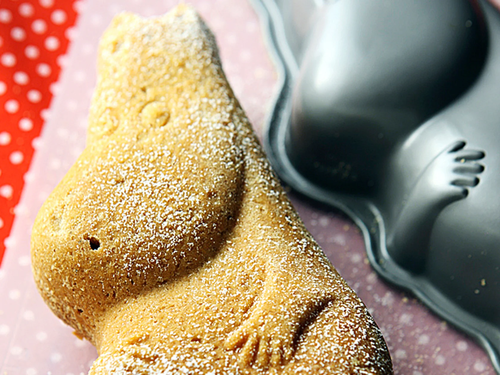 Muumipapan maustekakku