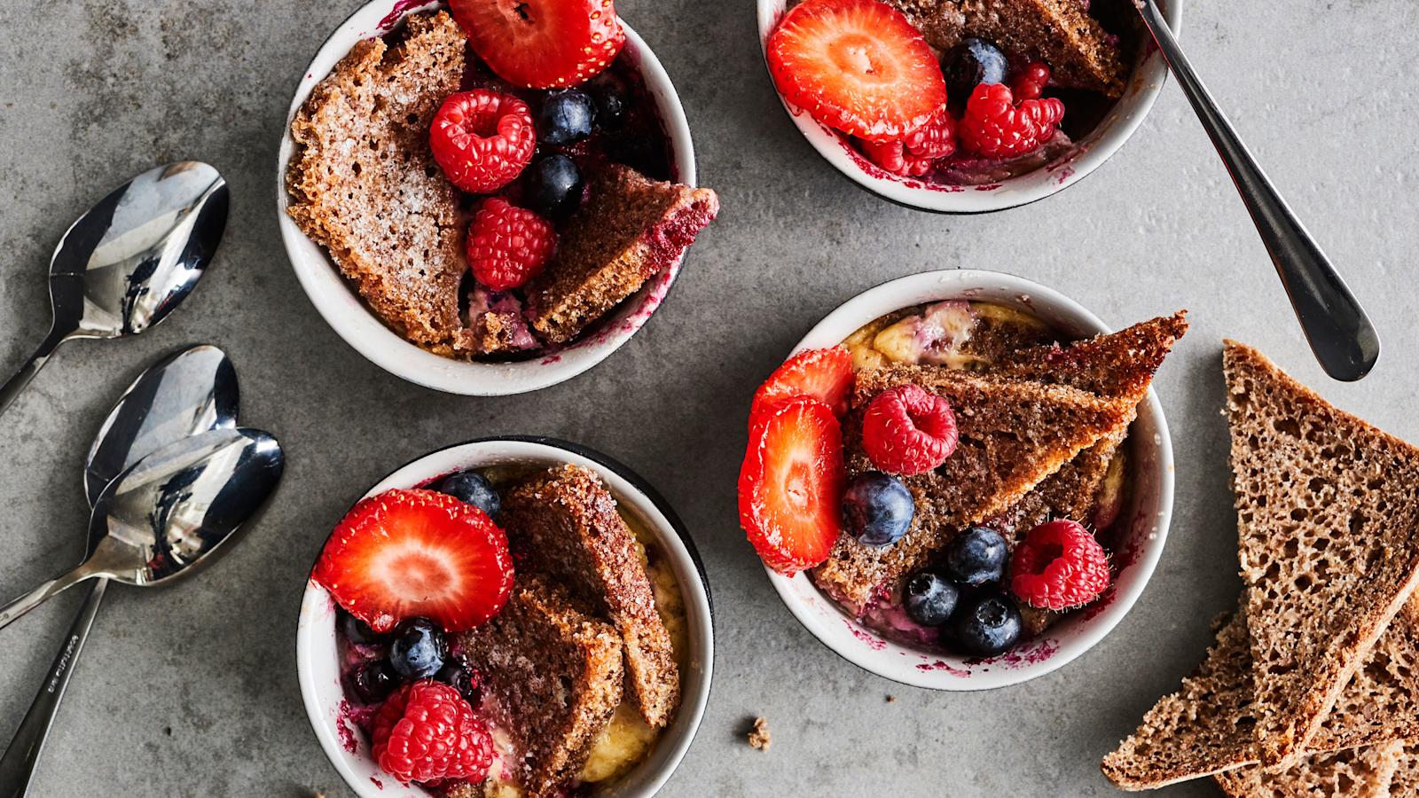 Vaniljainen ruisleipä-marjavanukas