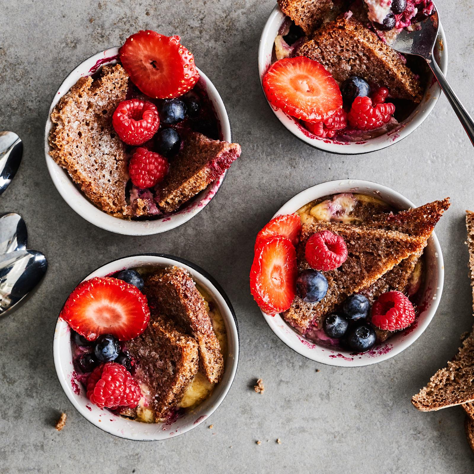 Vaniljainen ruisleipä-marjavanukas