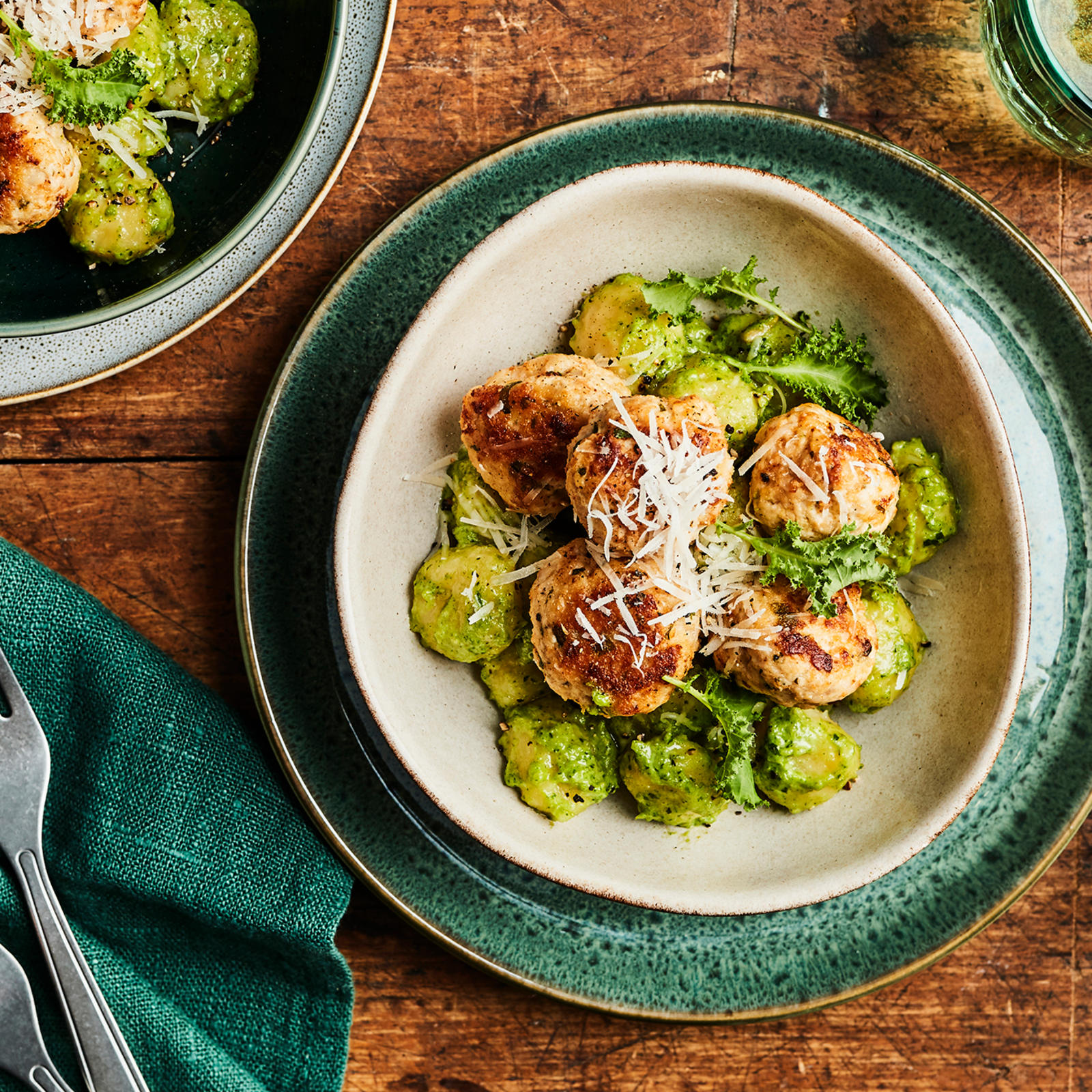 Kanapullat, gnocchit ja lehtikaalipesto