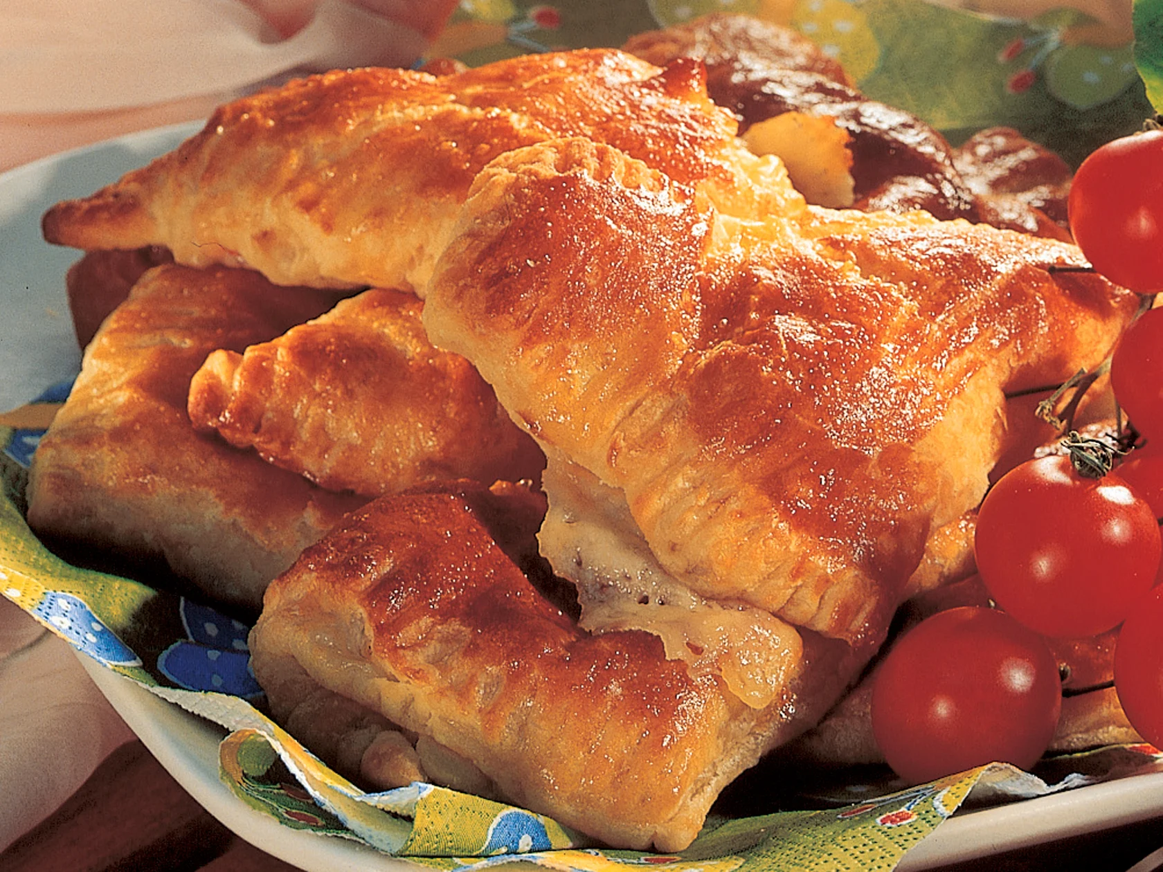 Kinkku-juustoneliöt