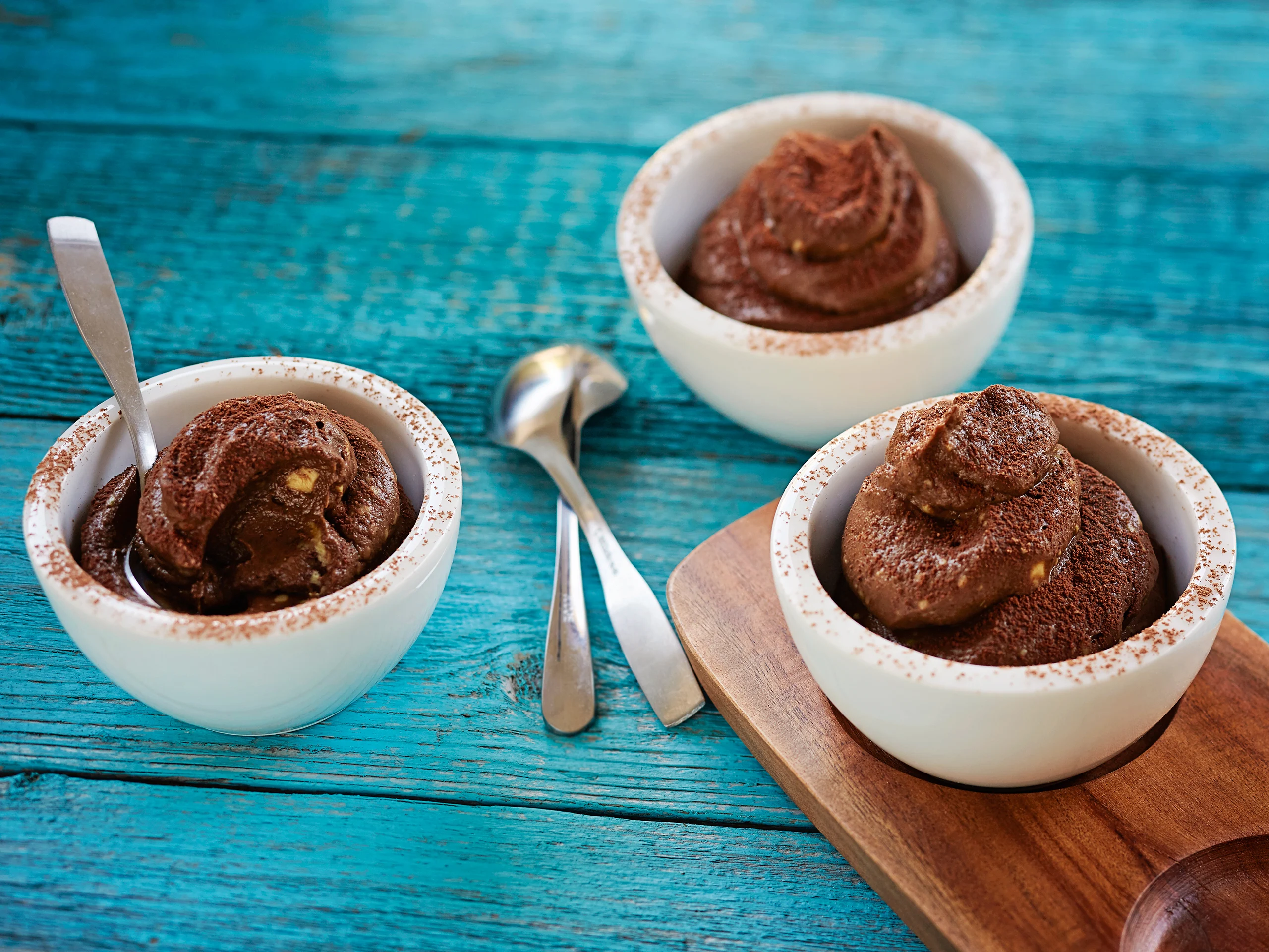 Avokado-suklaamousse