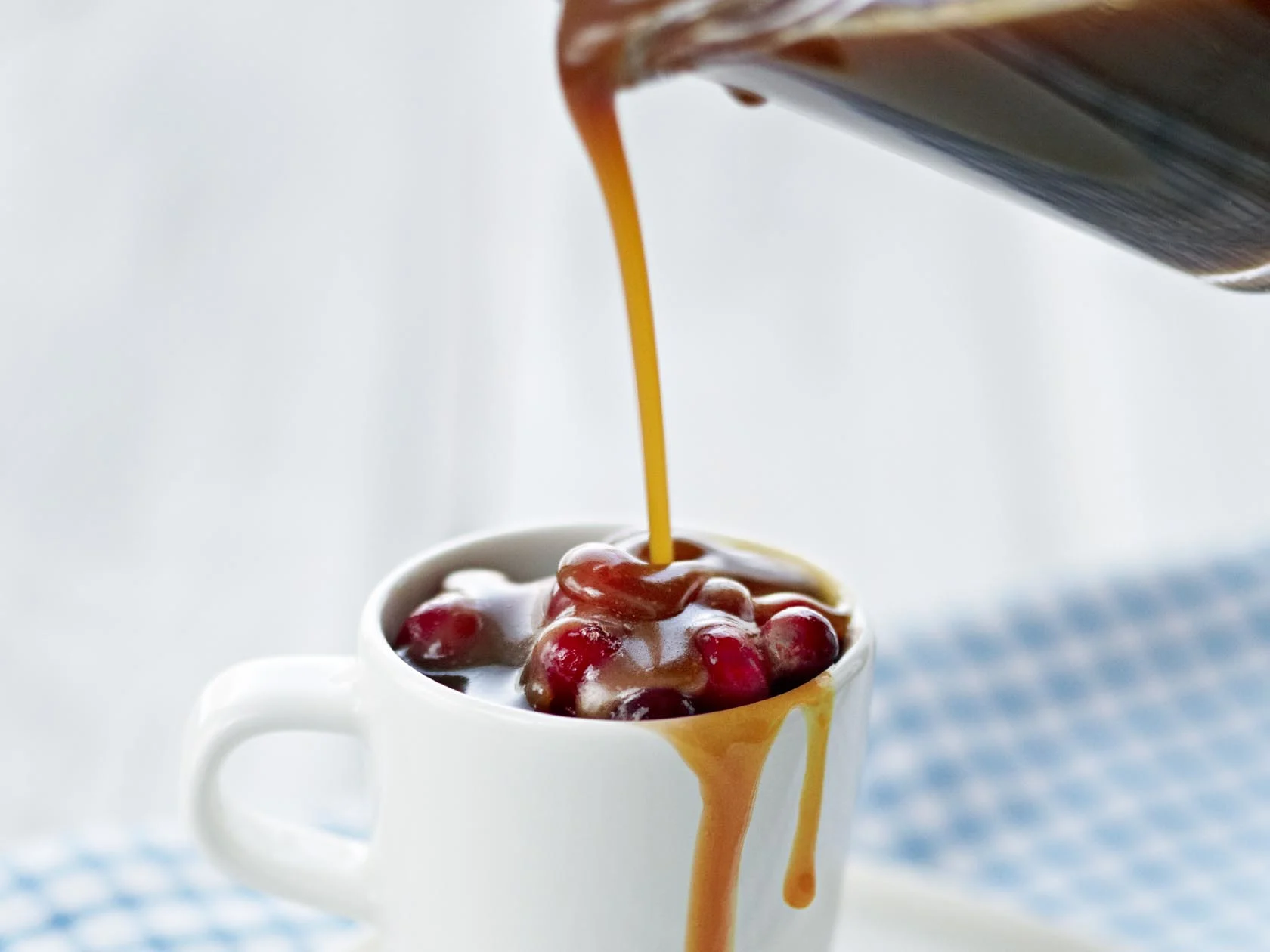 Kuuma kinuskikastike