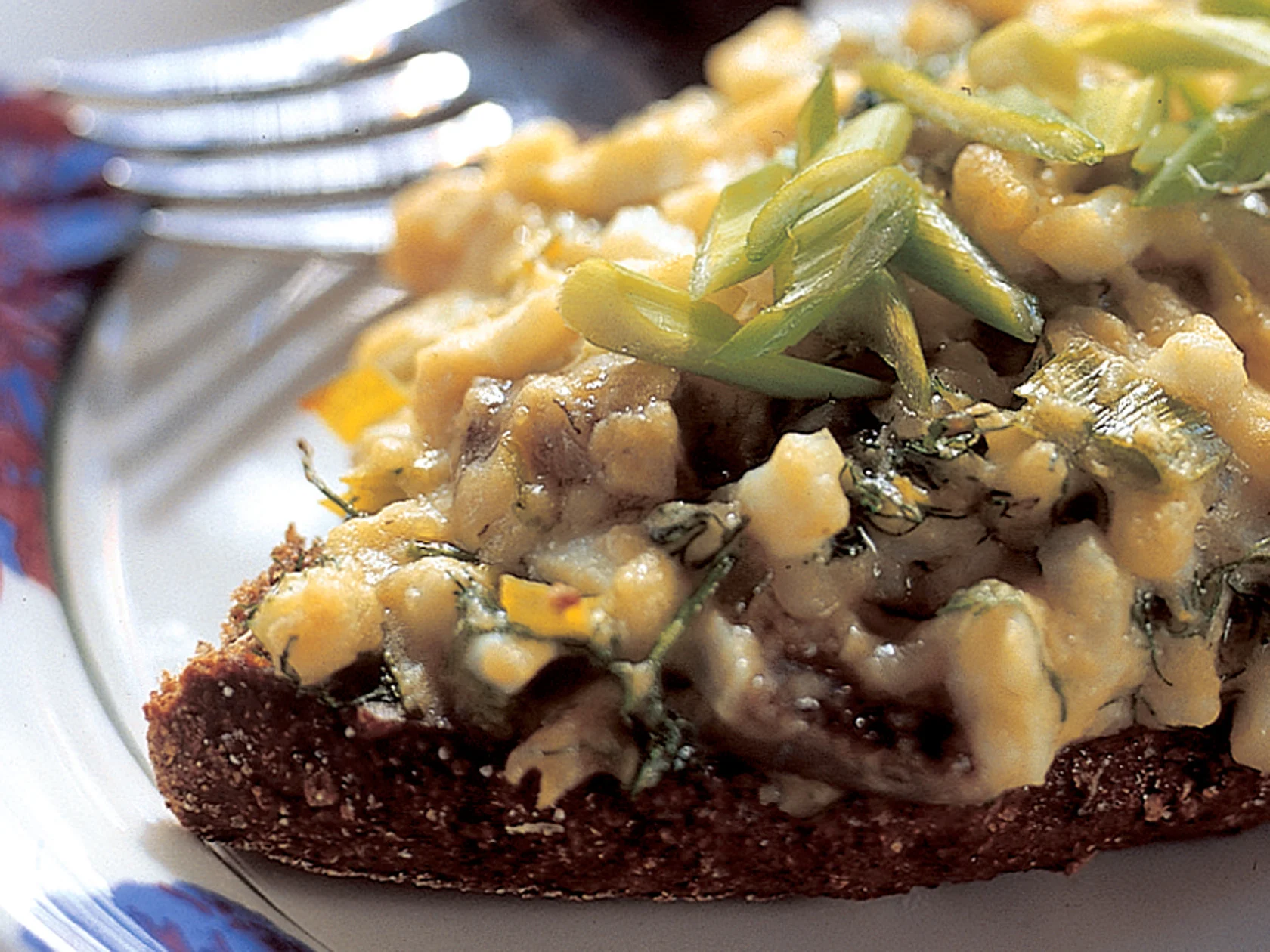 Lämpimät sillimunaleivät