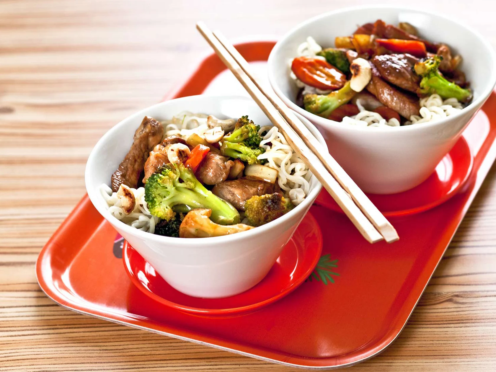 Pähkinäinen possuwokki