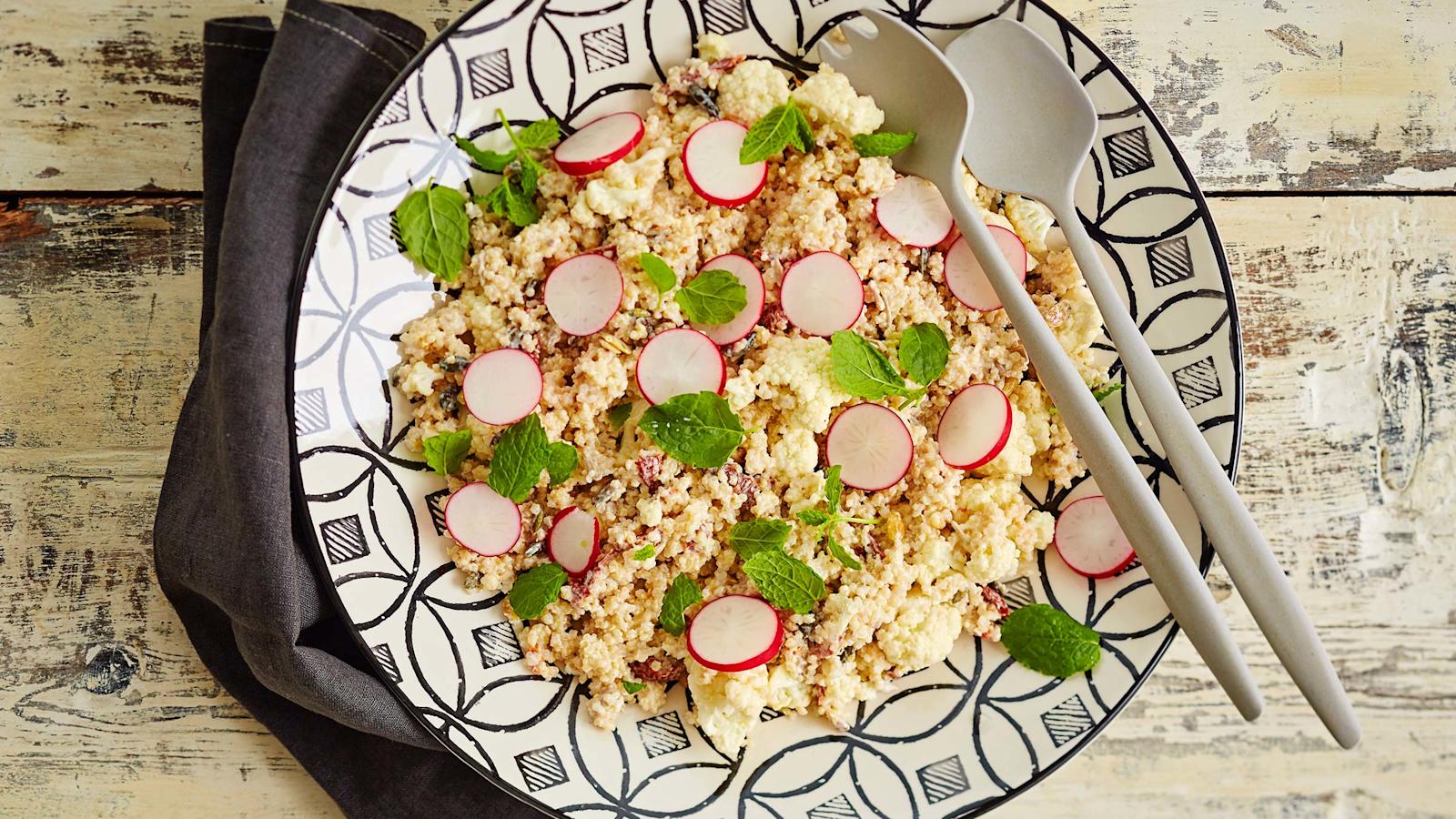 Kukkakaali-kvinoasalaatti