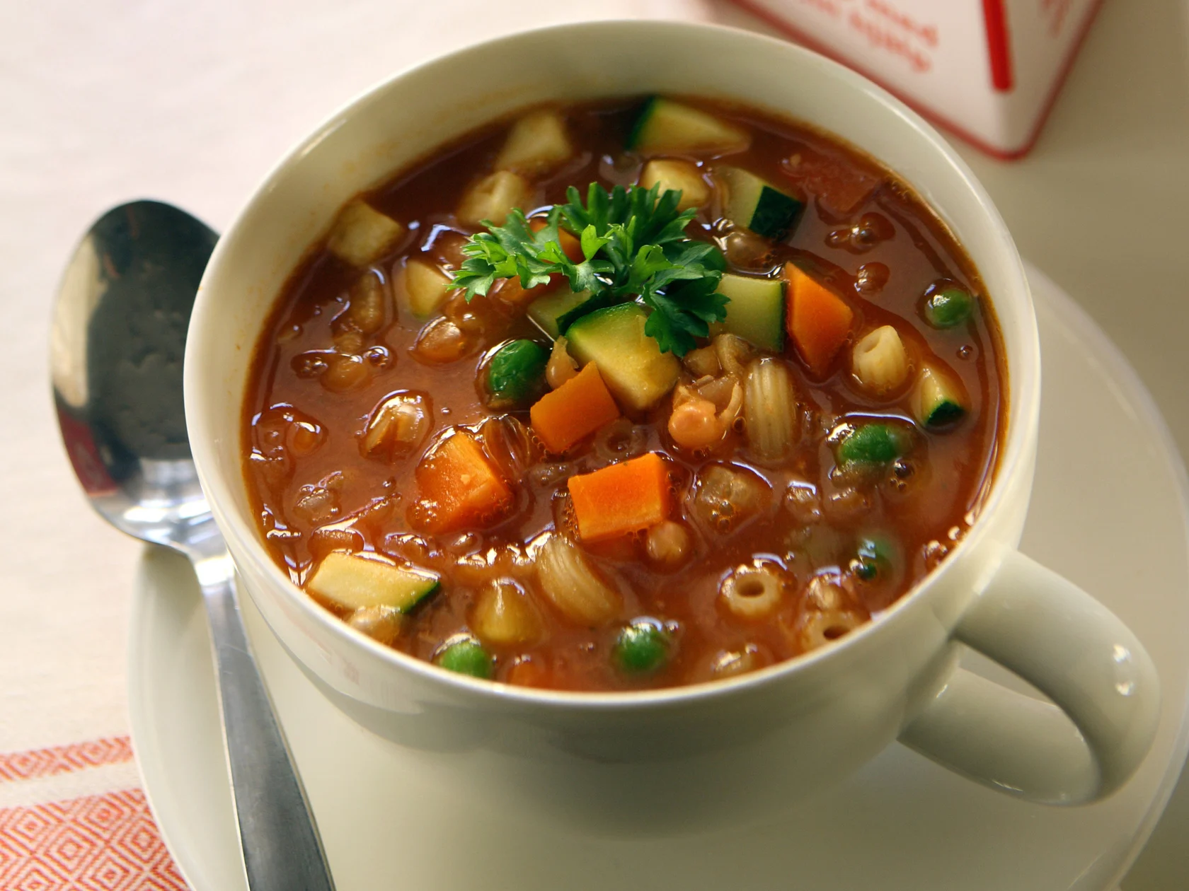 Nopea kasvisminestrone