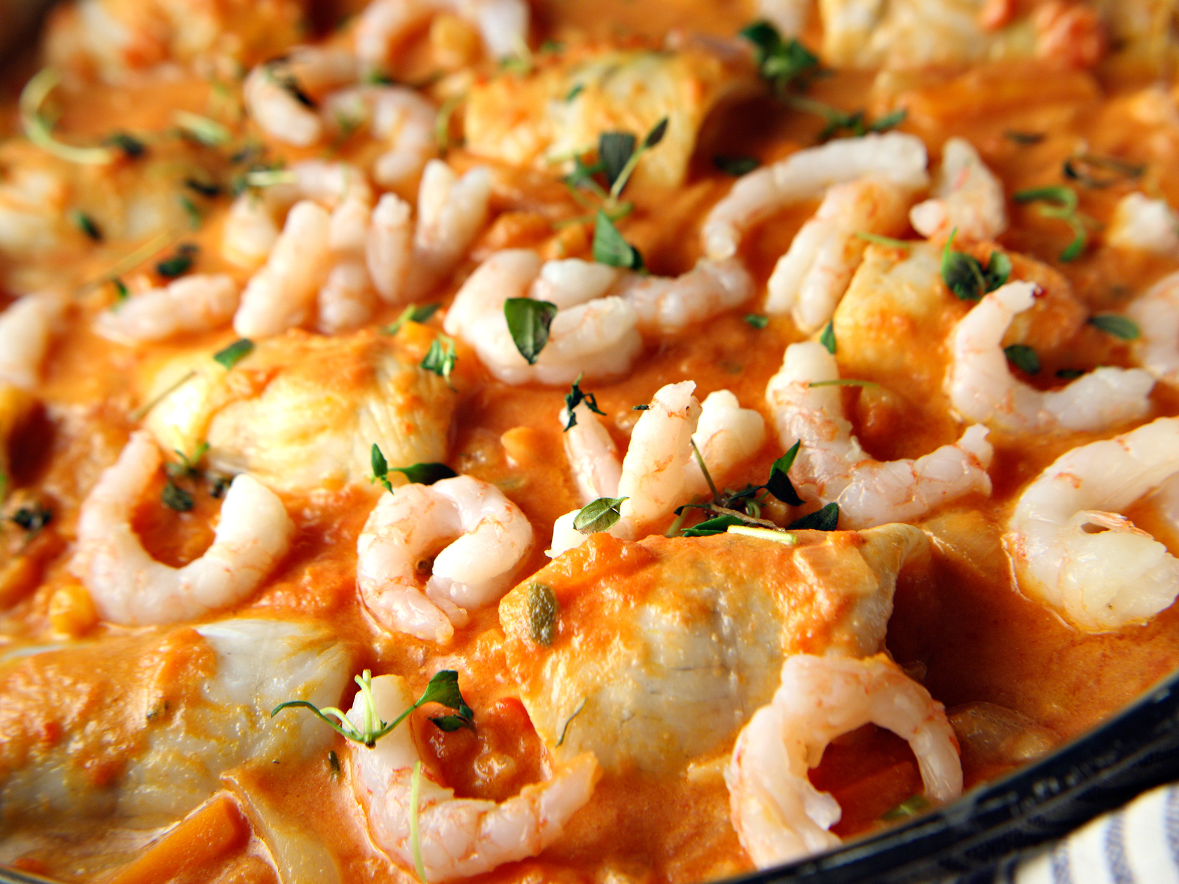 Välimeren kala-kasvispannu