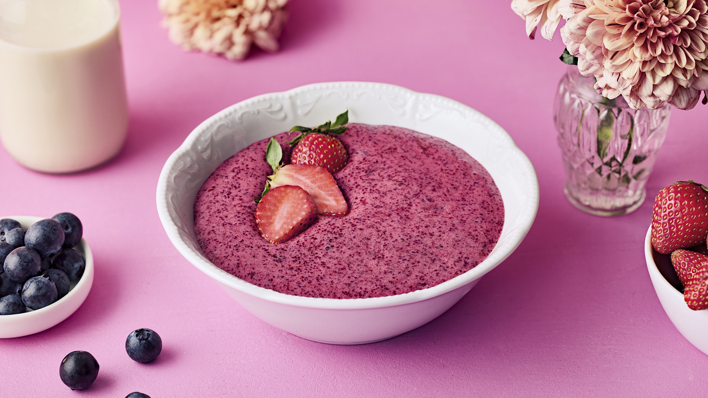 Vispipuuro mansikasta ja mustikasta