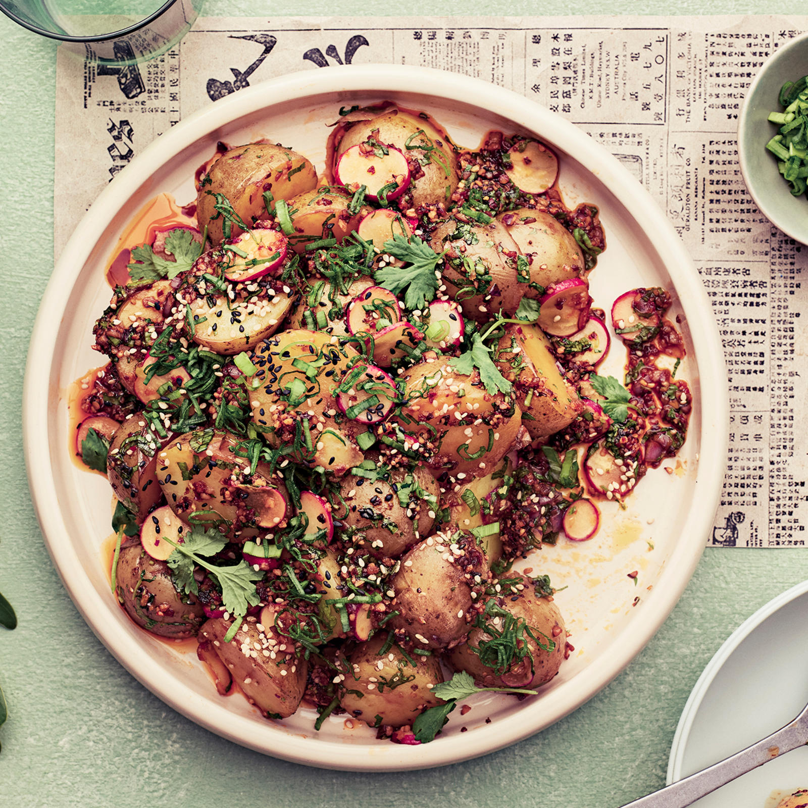 Aasialainen perunasalaatti