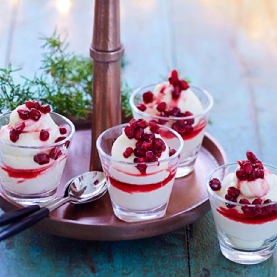 Sitruunamousse ja granaattiomenaa