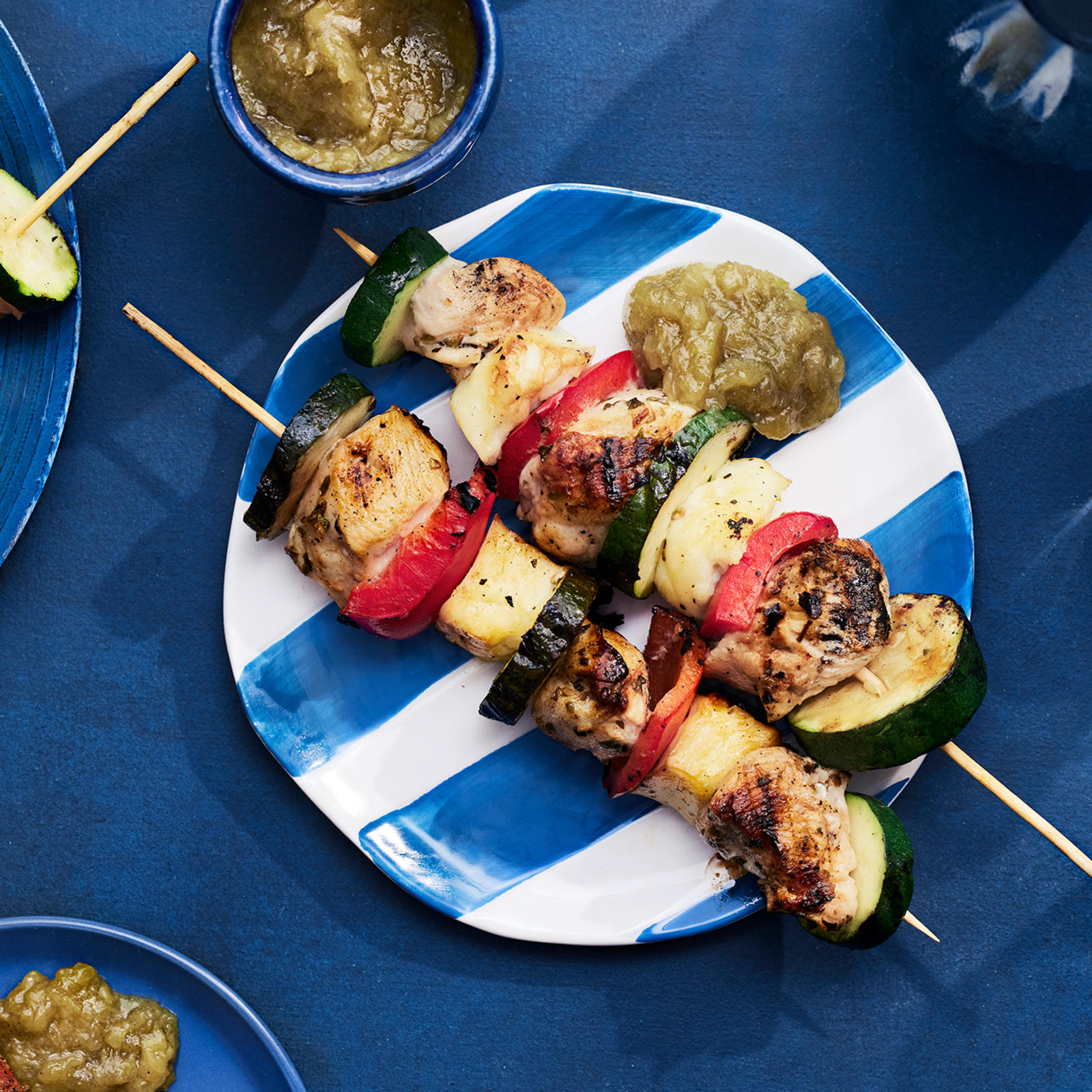 Kana-halloumivartaat ja raparperihilloke