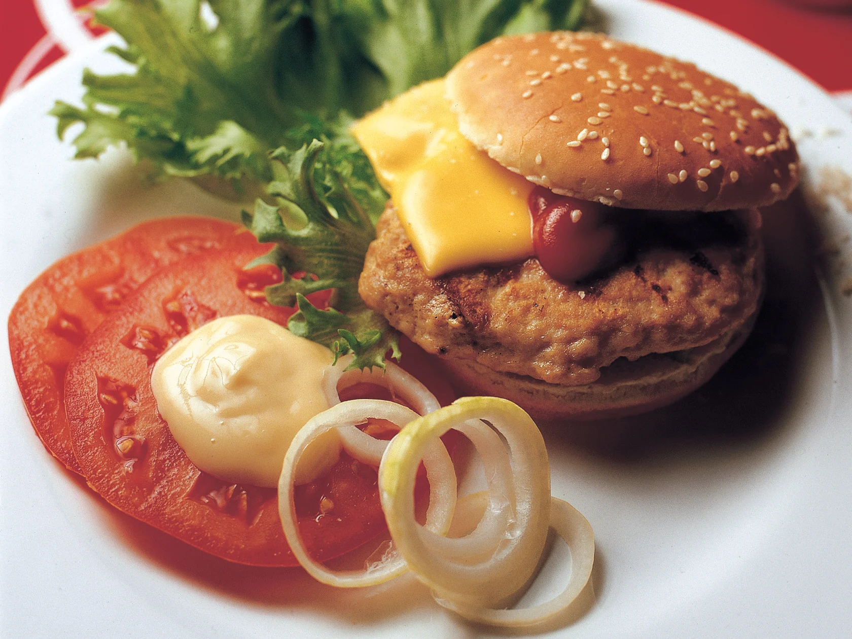 Hampurilaiset grillissä