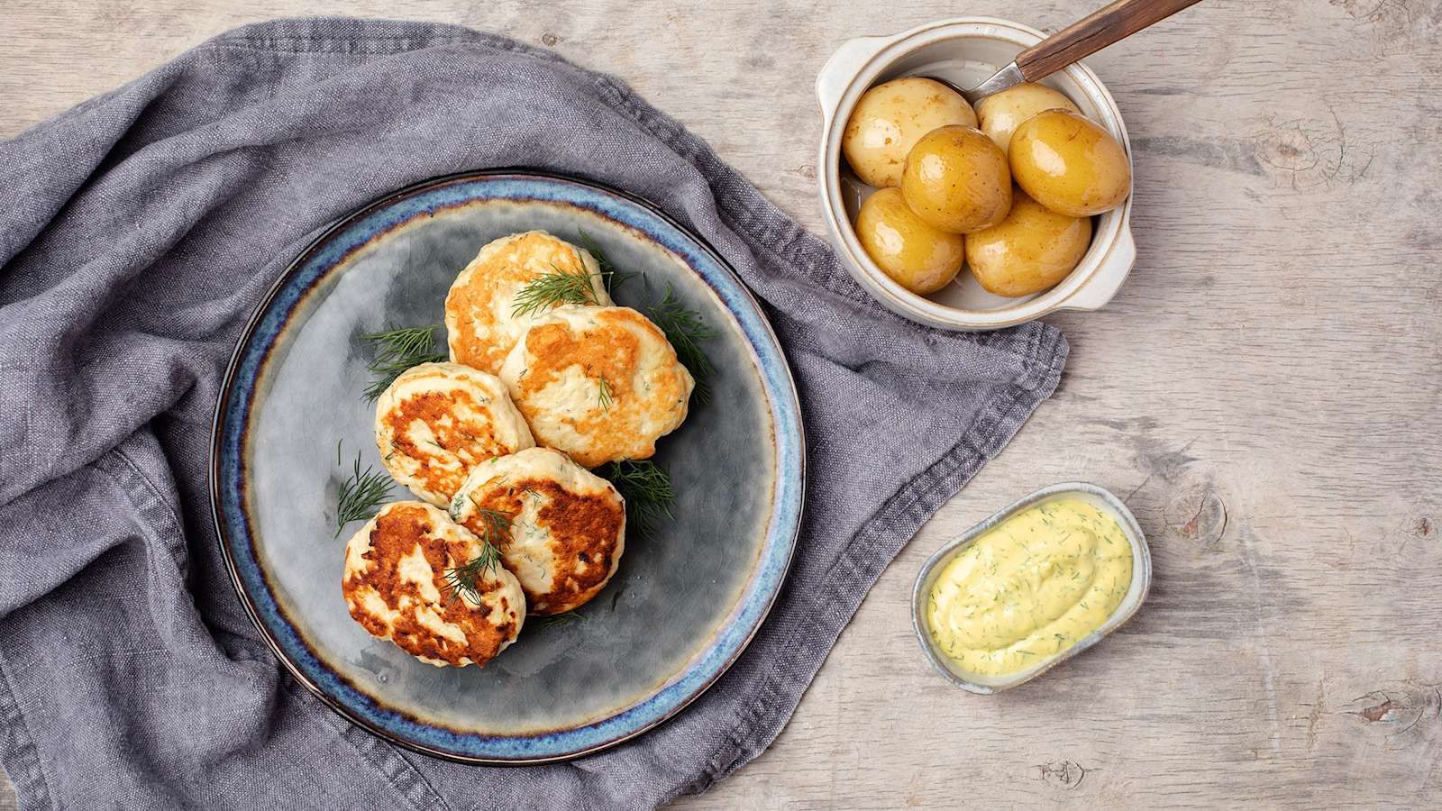 Haukipihvit ja tillihollandaise