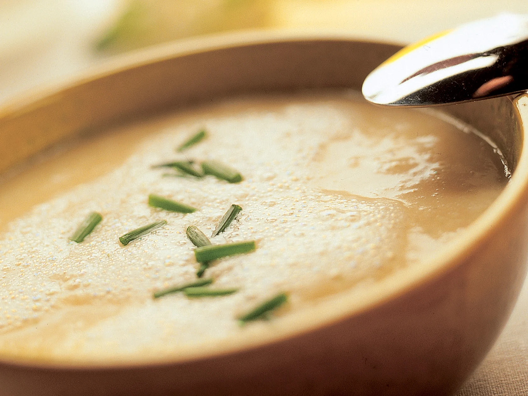 Pehmeä fenkoli-perunakeitto