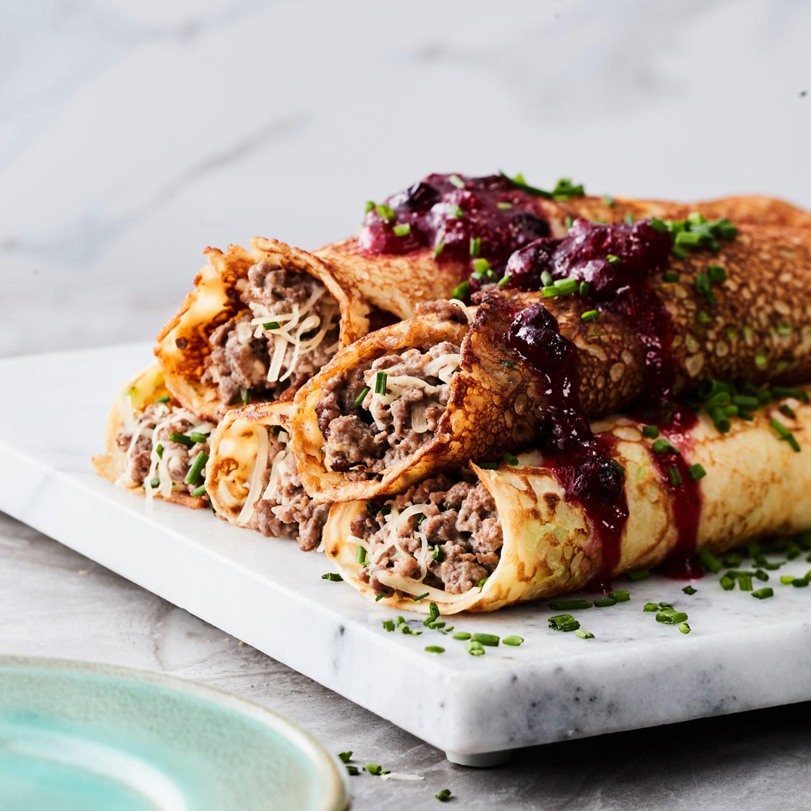 Jauhelihalla täytetyt kaaliletut