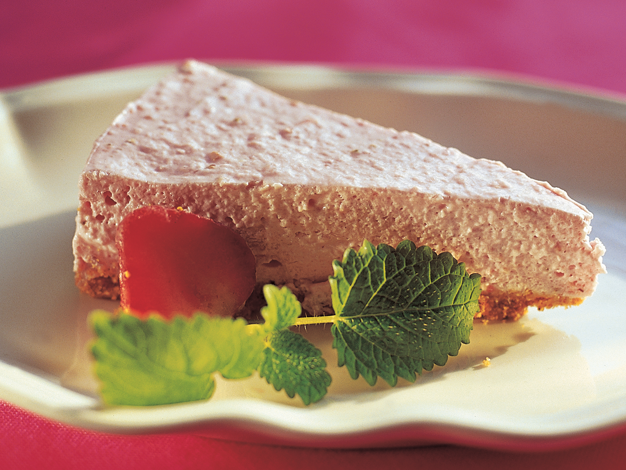 Sokeriton mansikka-rahkakakku