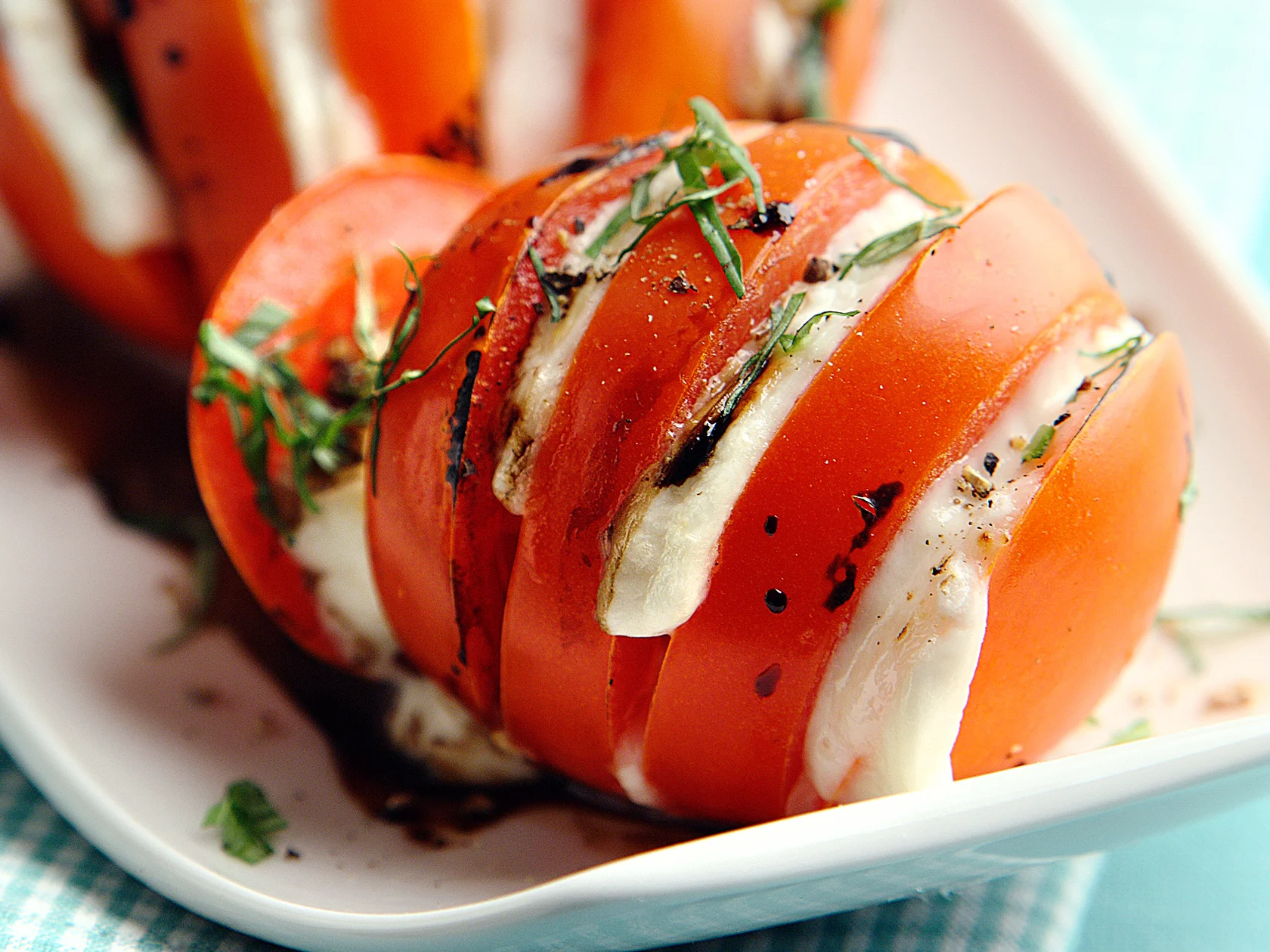 Grillatut mozzarella-tomaatit