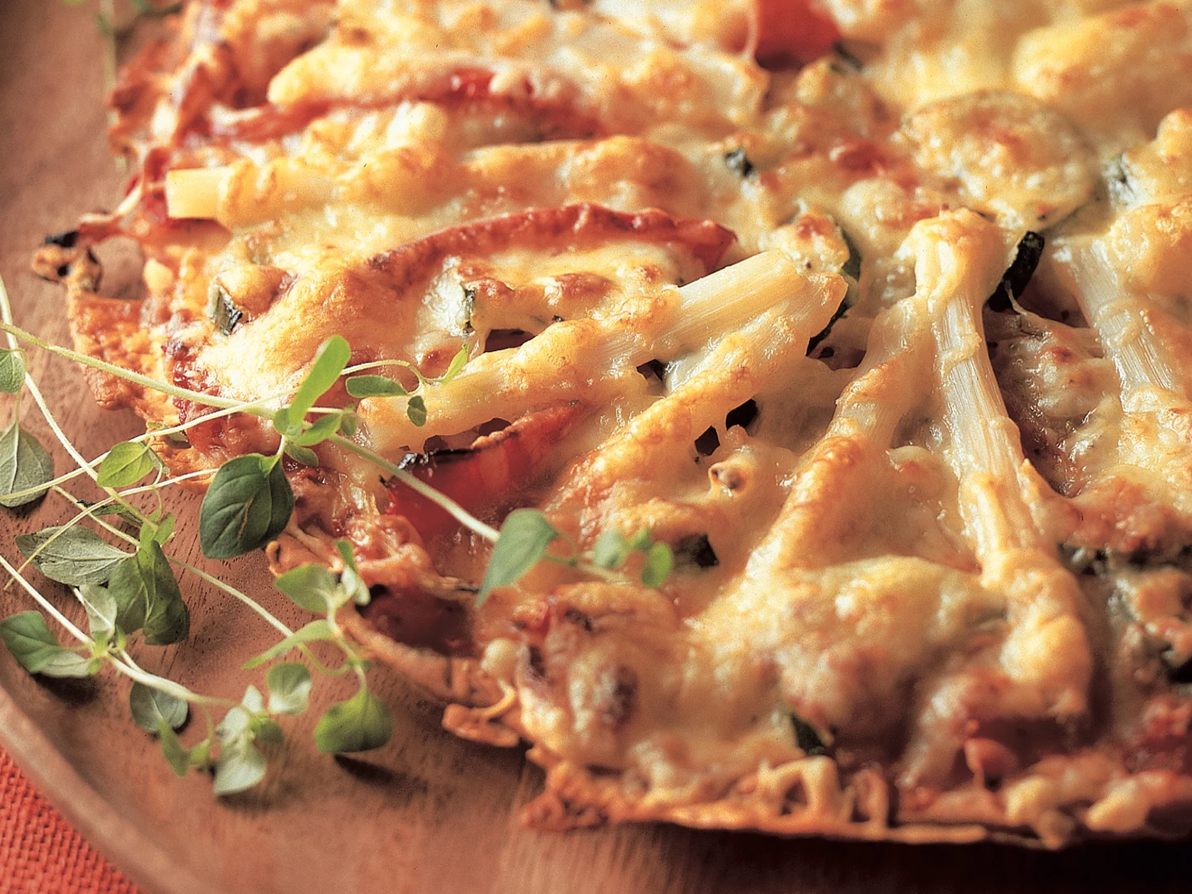 Keväinen kasvispizza