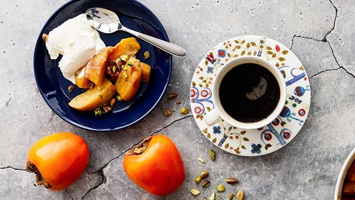 Persimoni-kardemummapaistos