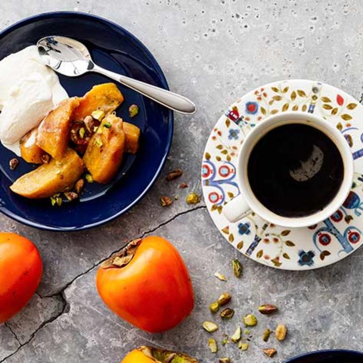 Persimoni-kardemummapaistos