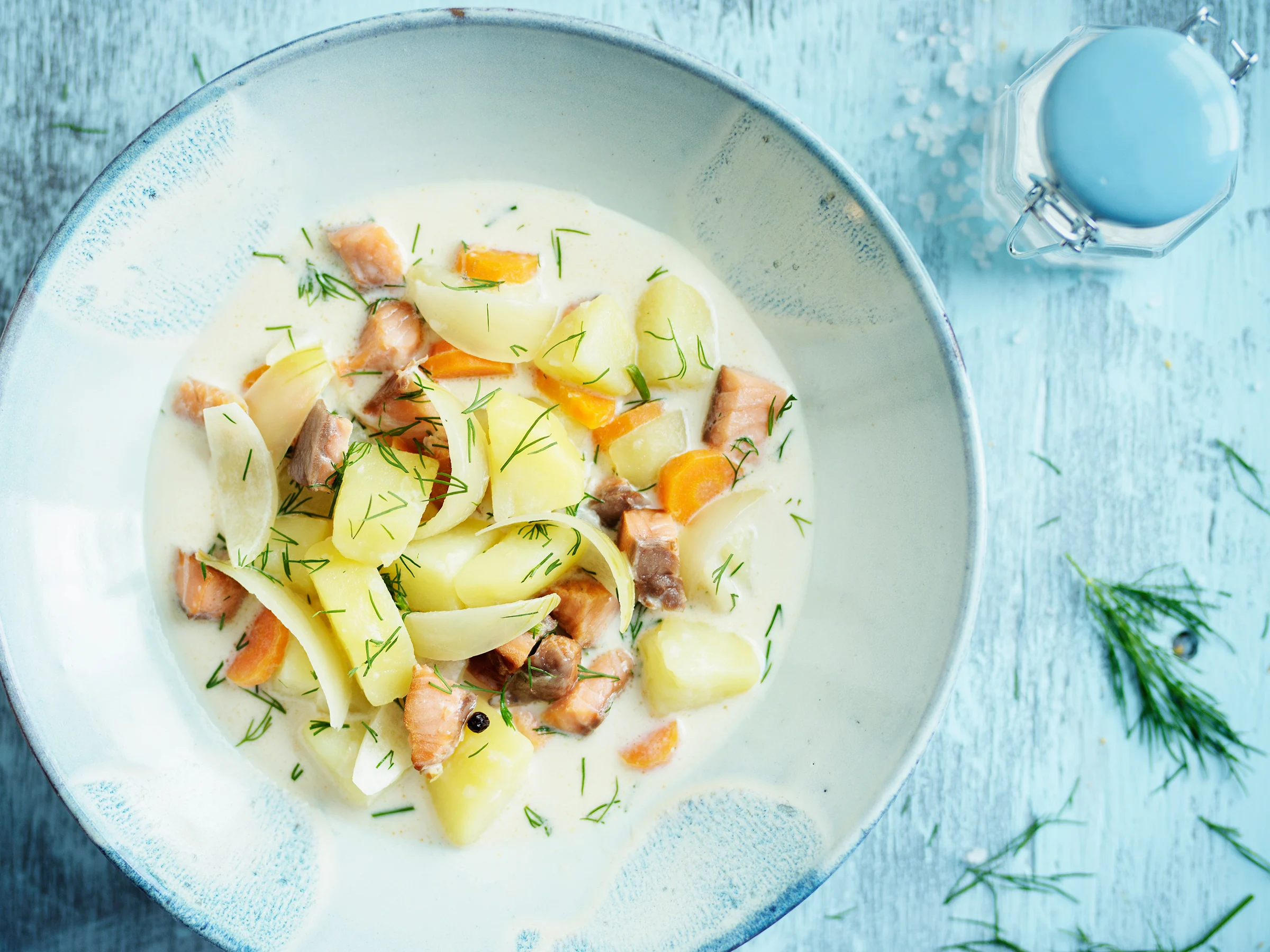 Kosijan kylmäsavulohikeitto