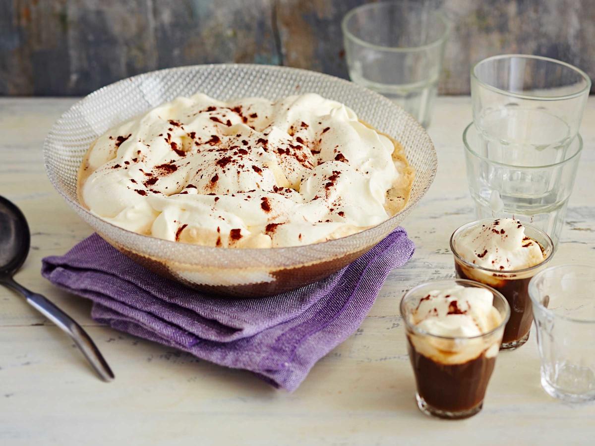 Kahvi-jäätelöbooli