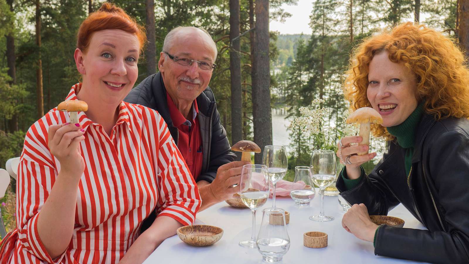 Jenni Kokander ja Kari Lumikero Makumuistoja-ohjelmassa Saimi Hoyerin vieraana.