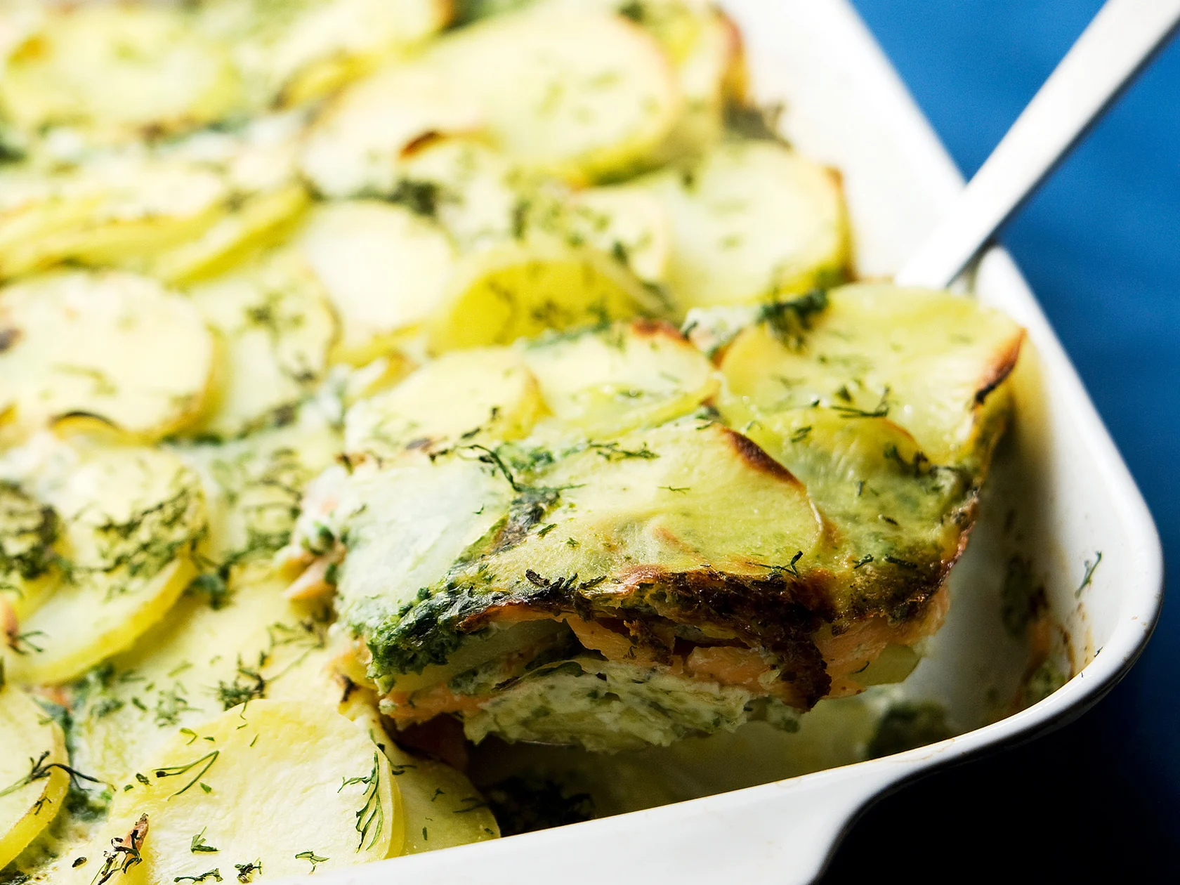 Lohi-pinaattilaatikko