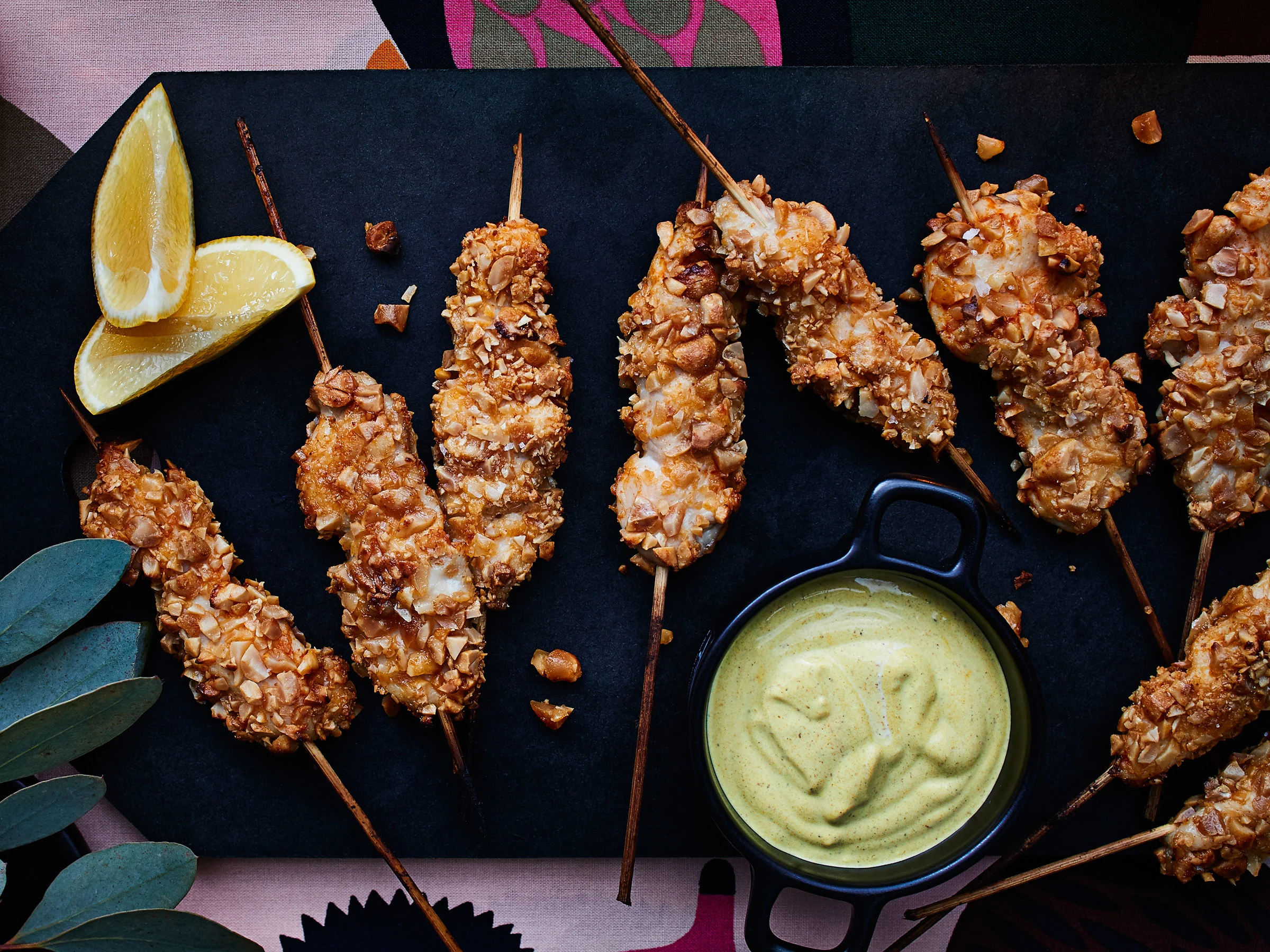 Tikkubroilerit ja currydippi