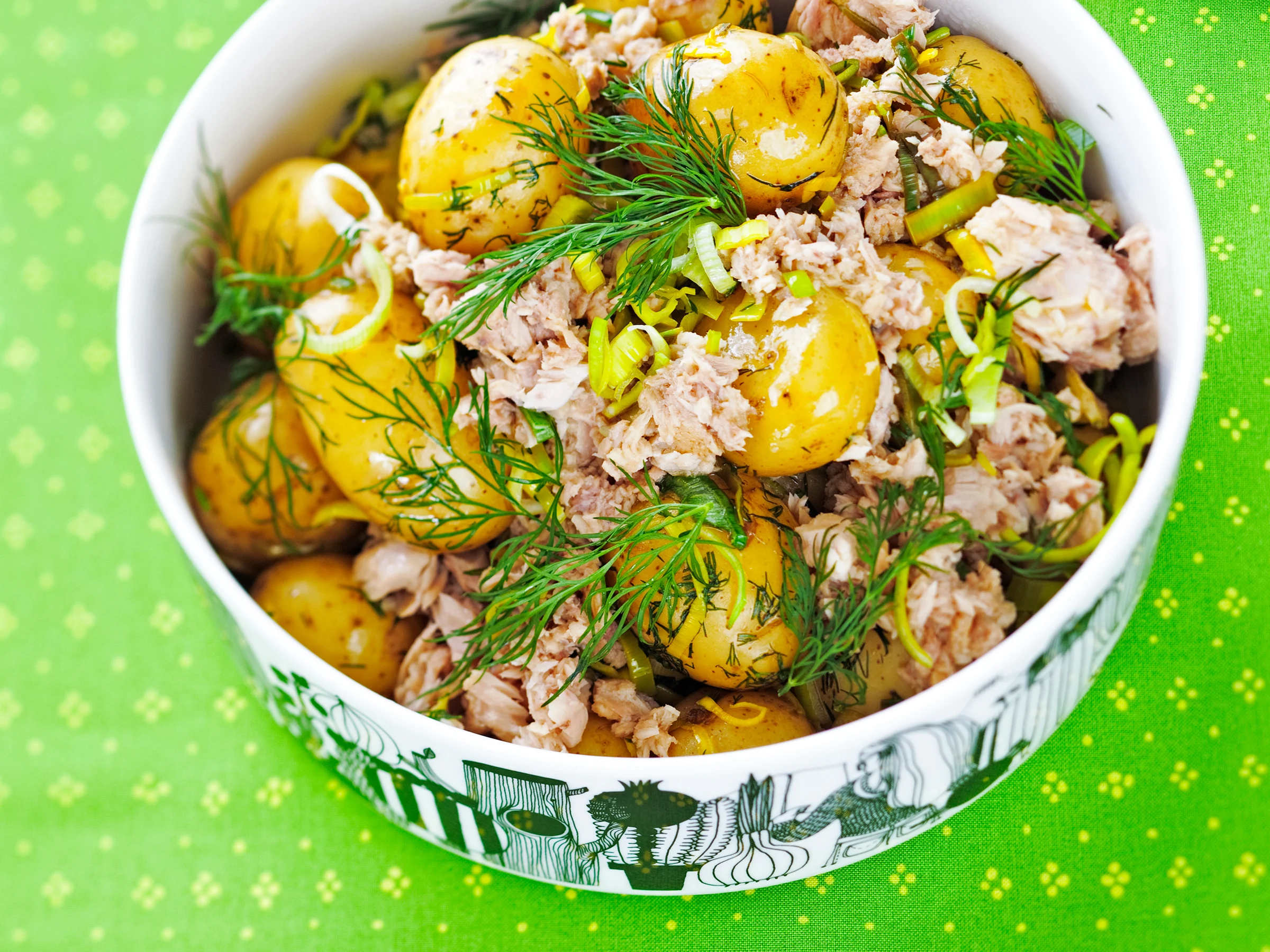 Kesäinen peruna-tonnikalasalaatti