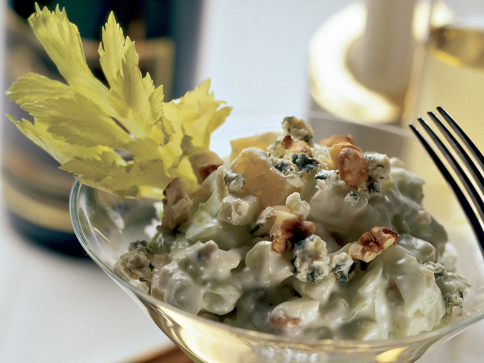 Juustoinen Waldorf-salaatti