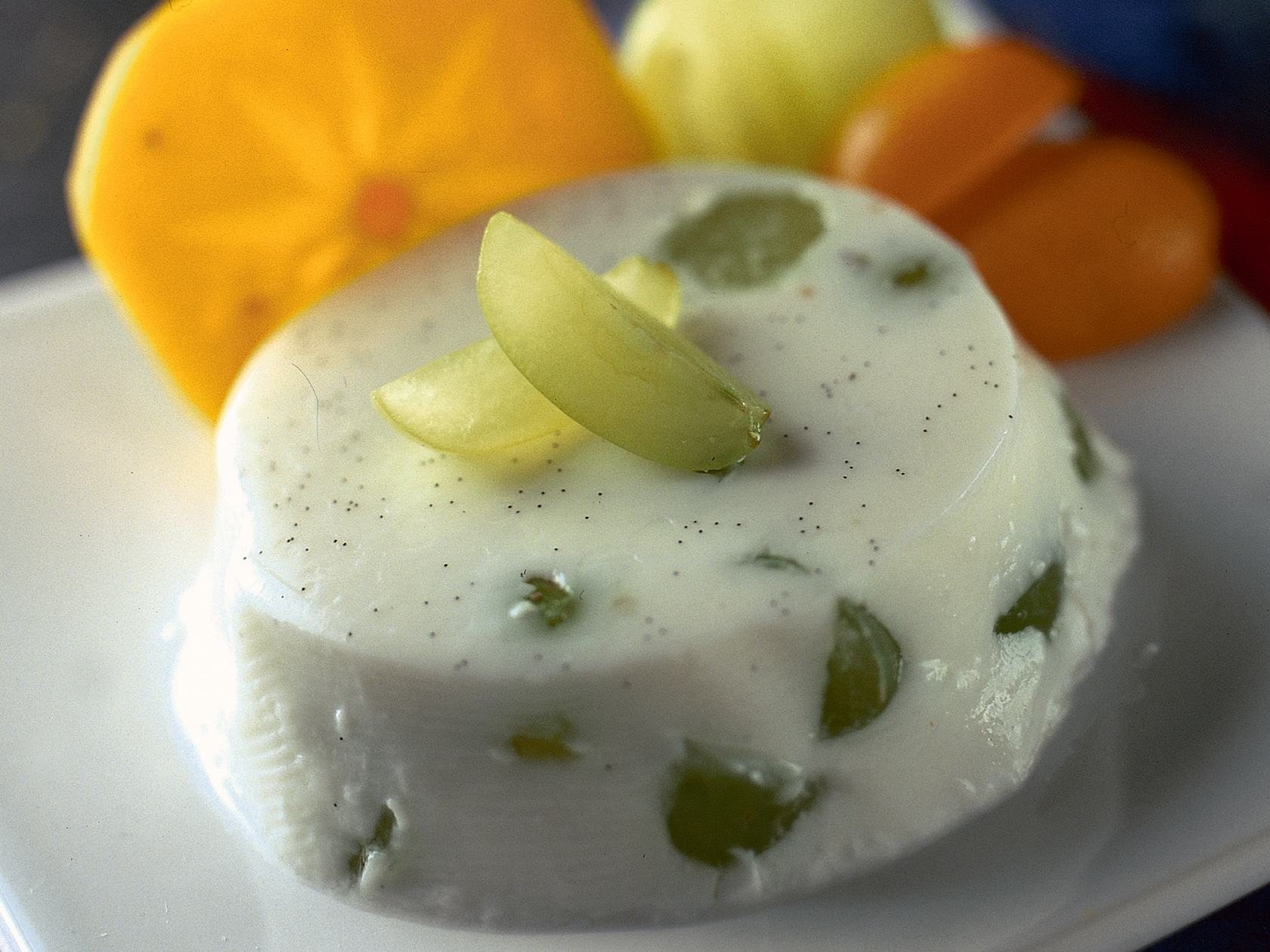 Kookoshyytelöä ja hedelmiä