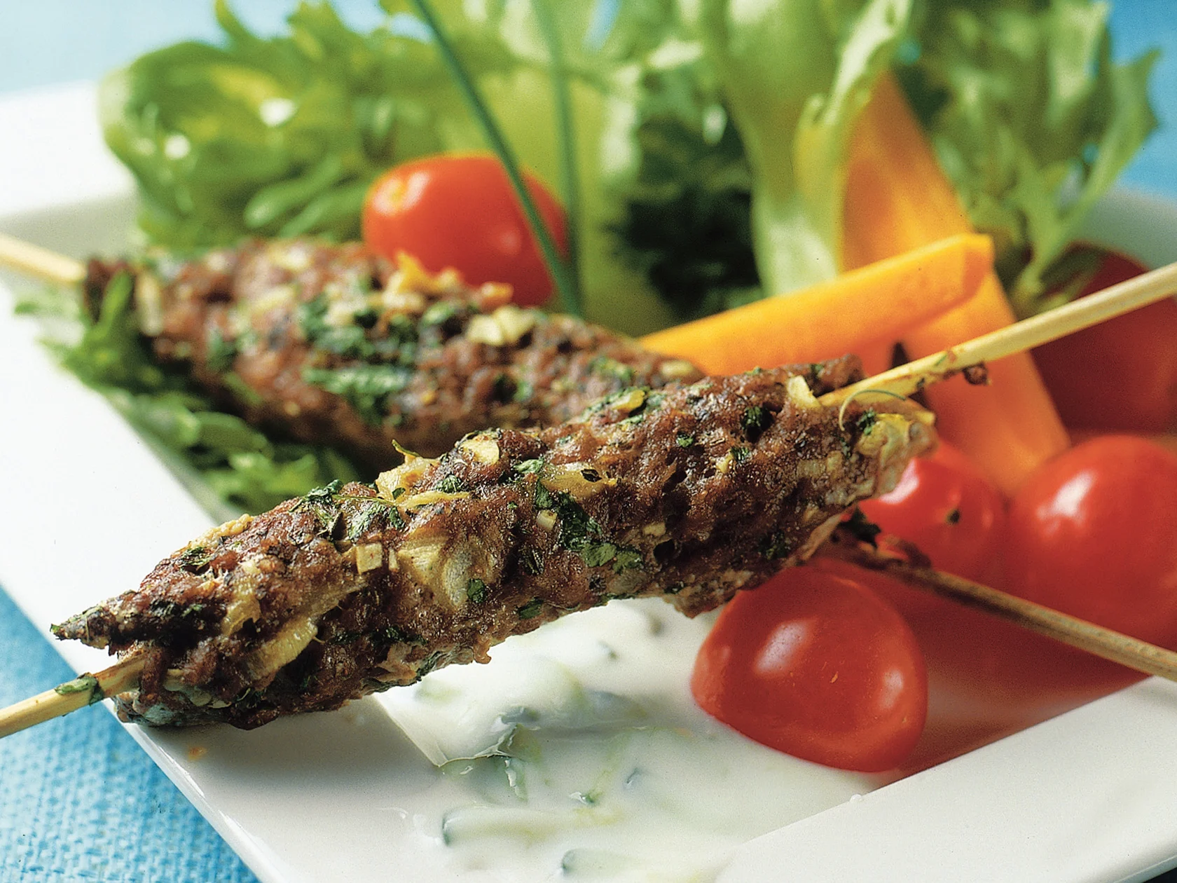 Yrttiset jauhelihakepit