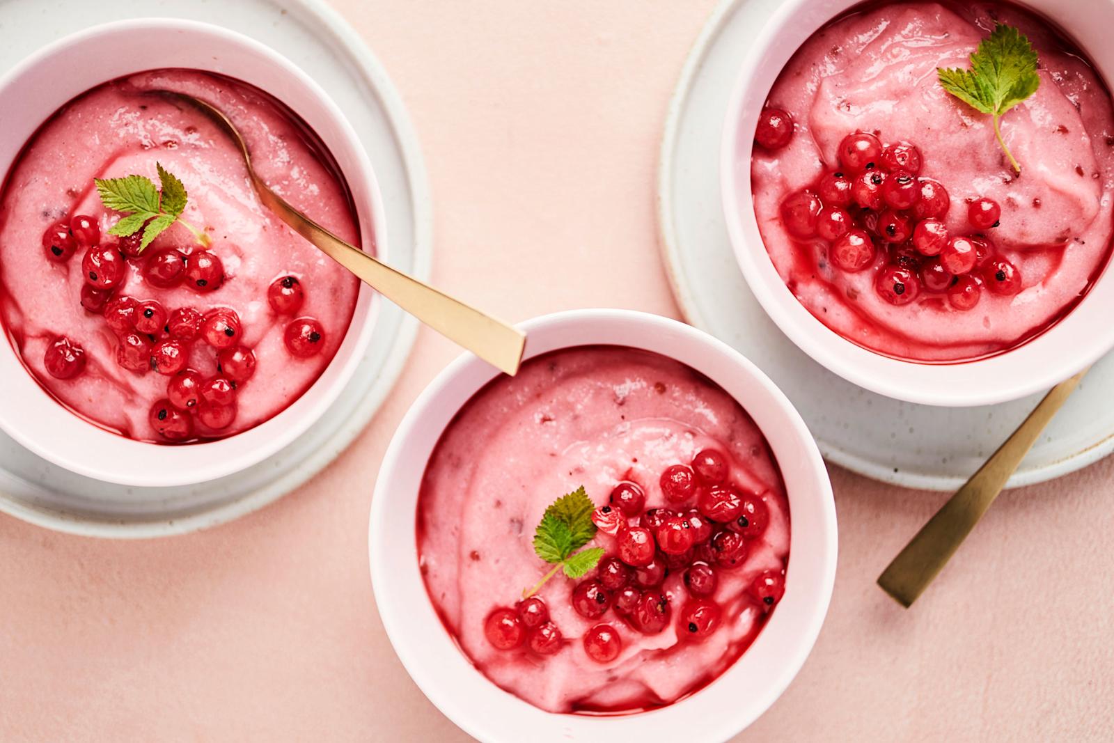 Vaniljainen herukkavispipuuro