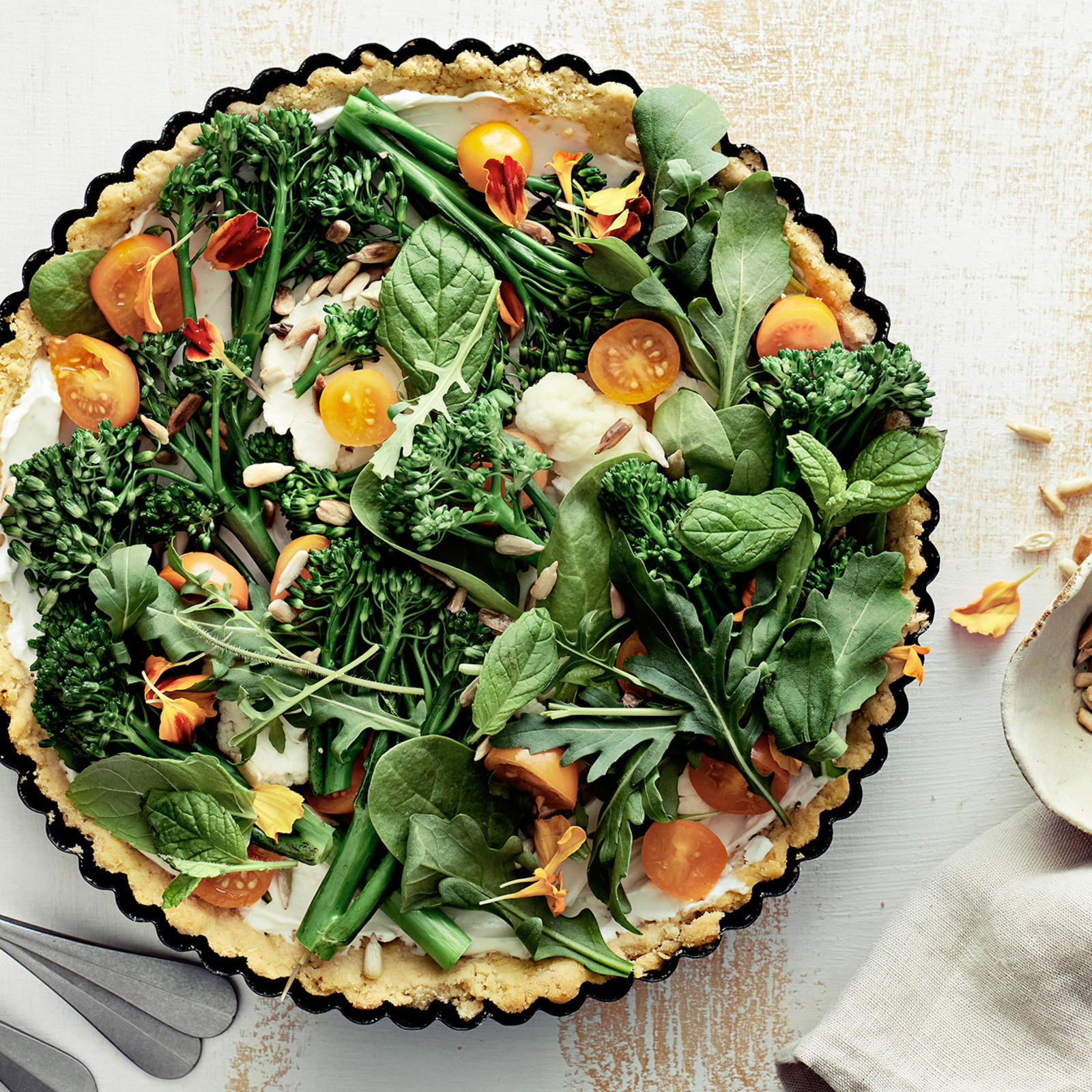 Sadonkorjuun salaattipiirakka