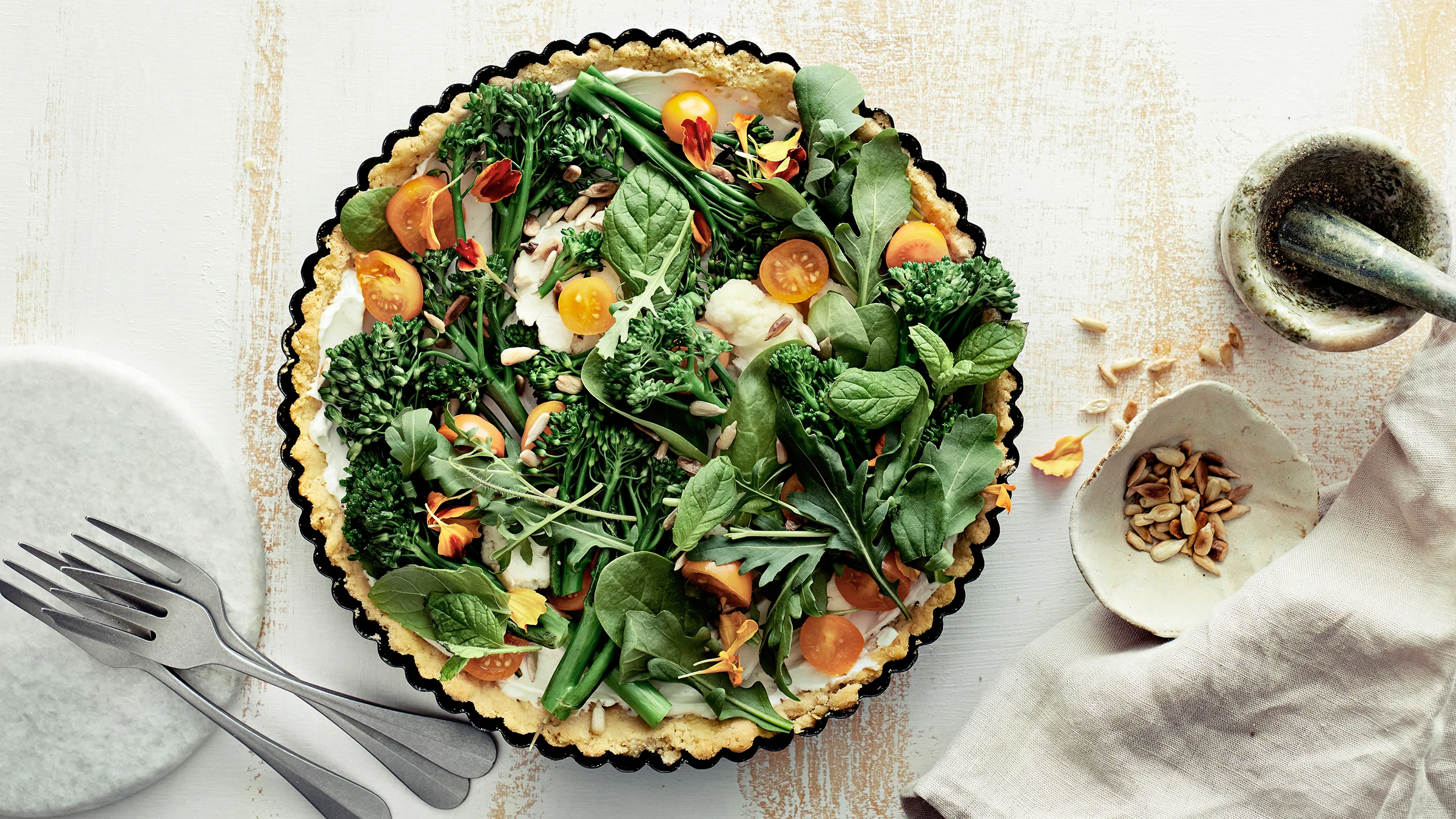 Sadonkorjuun salaattipiirakka