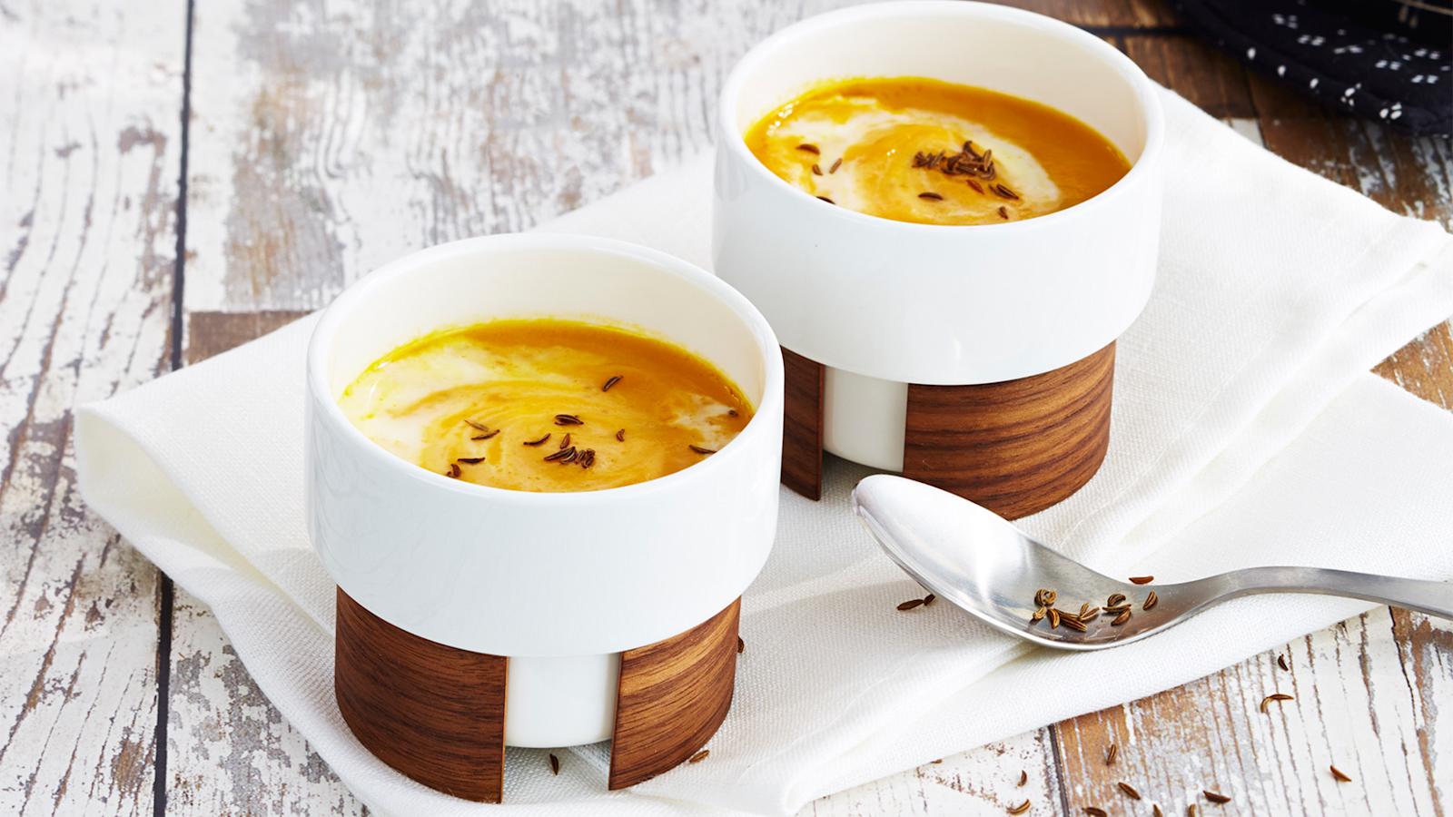 Mausteinen porkkana-bataattikeitto