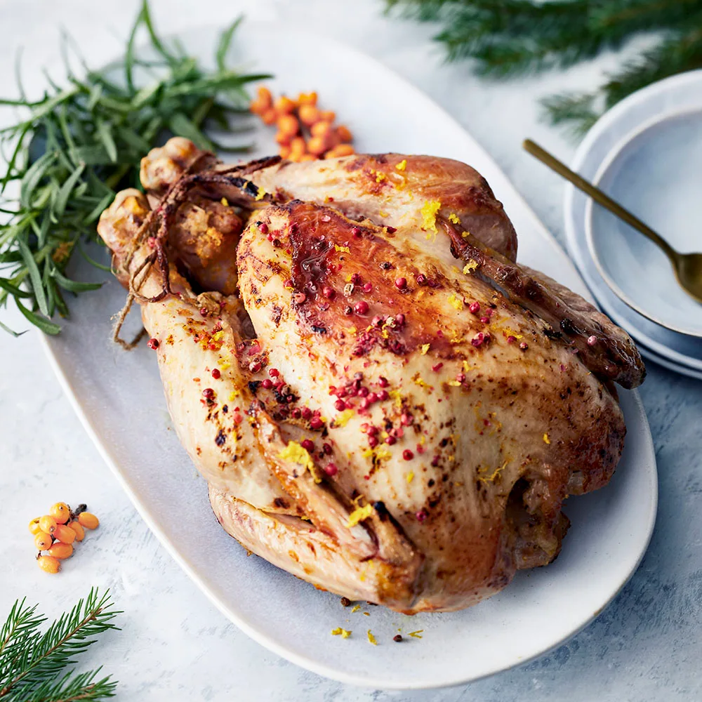 Appelsiini tuo jouluiseen kalkkunaan upean vivahteen raikkautta.