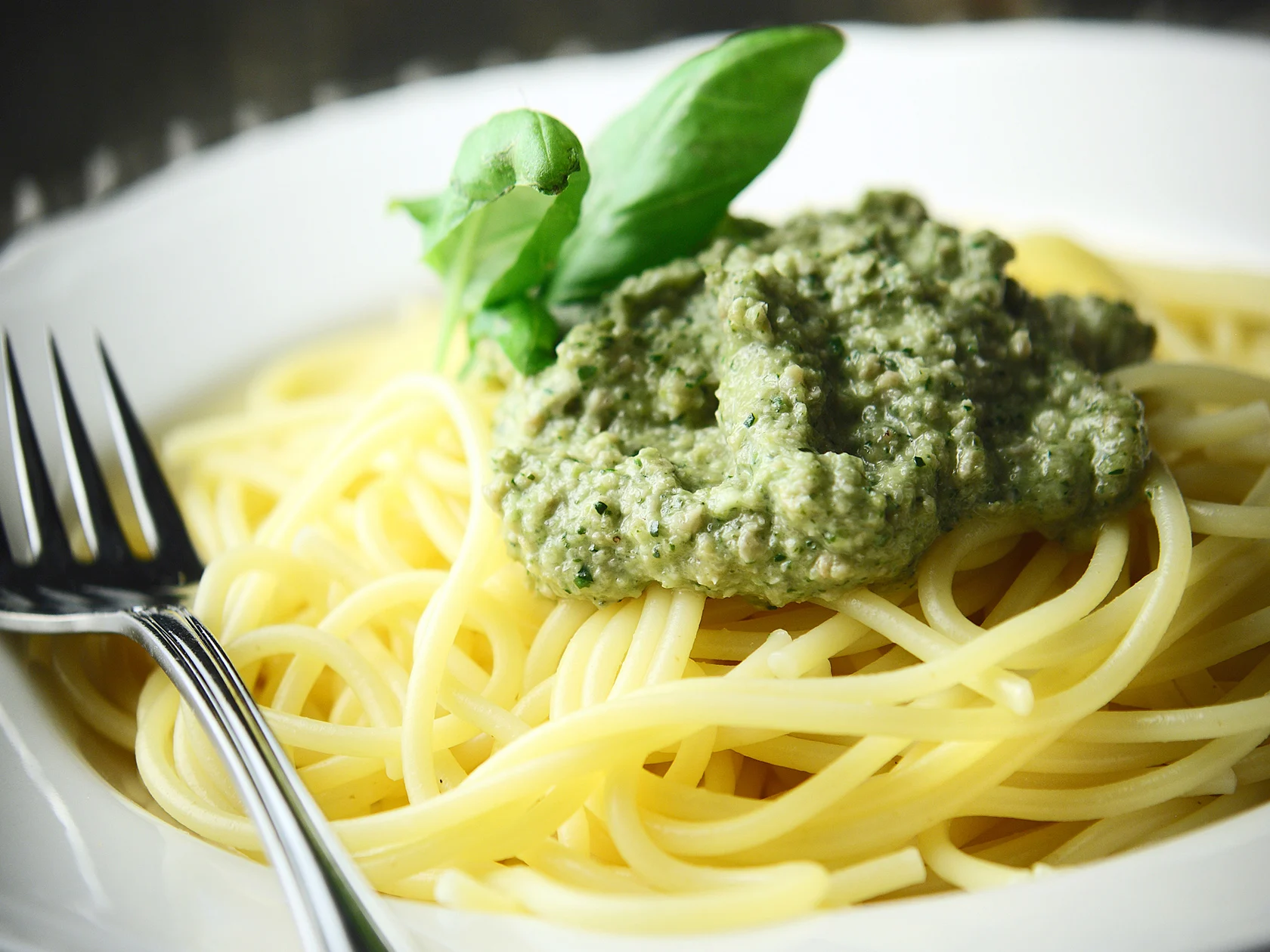 Kesäkurpitsa-siemenpesto