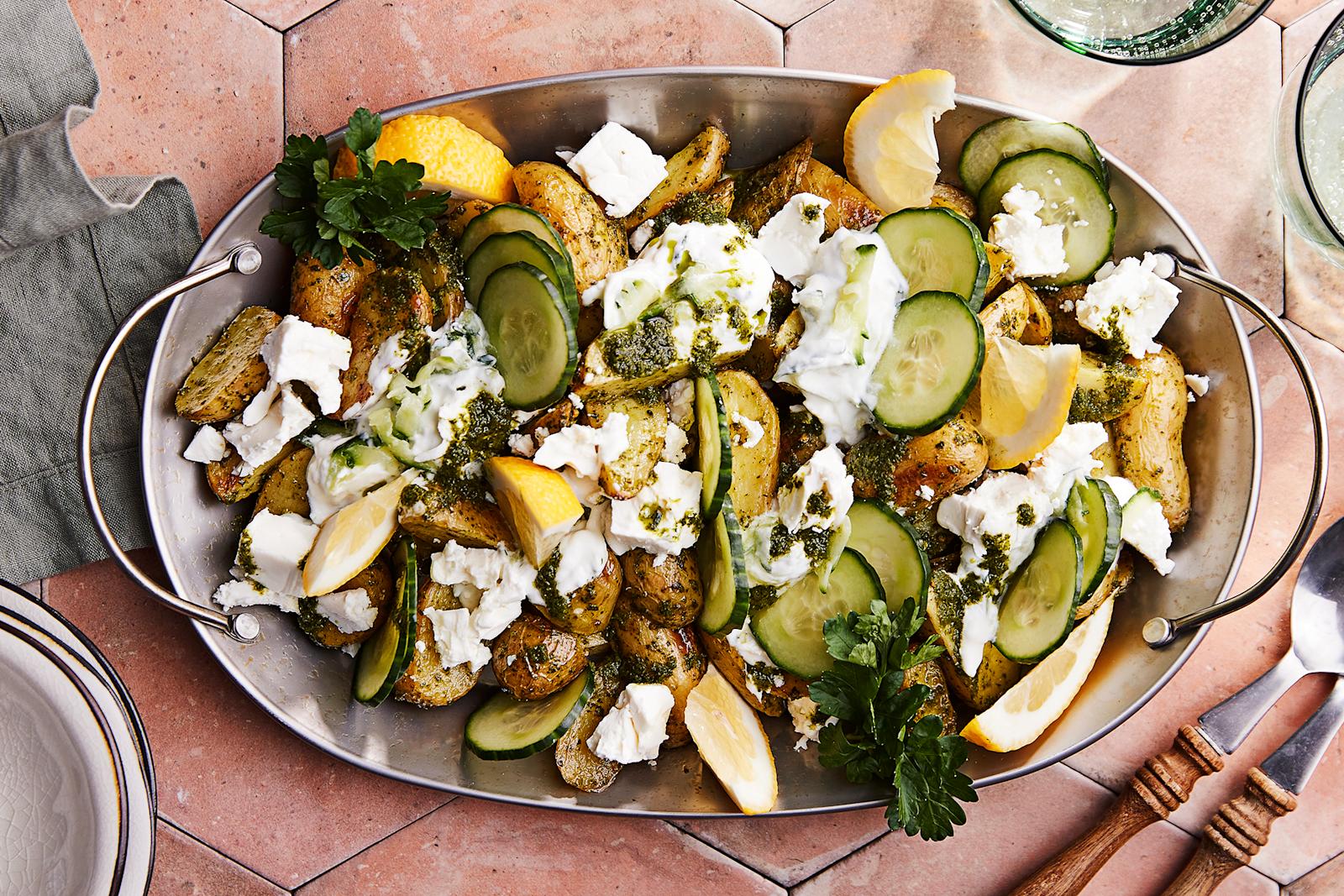 Paahdettu perunasalaatti tsatsikilla