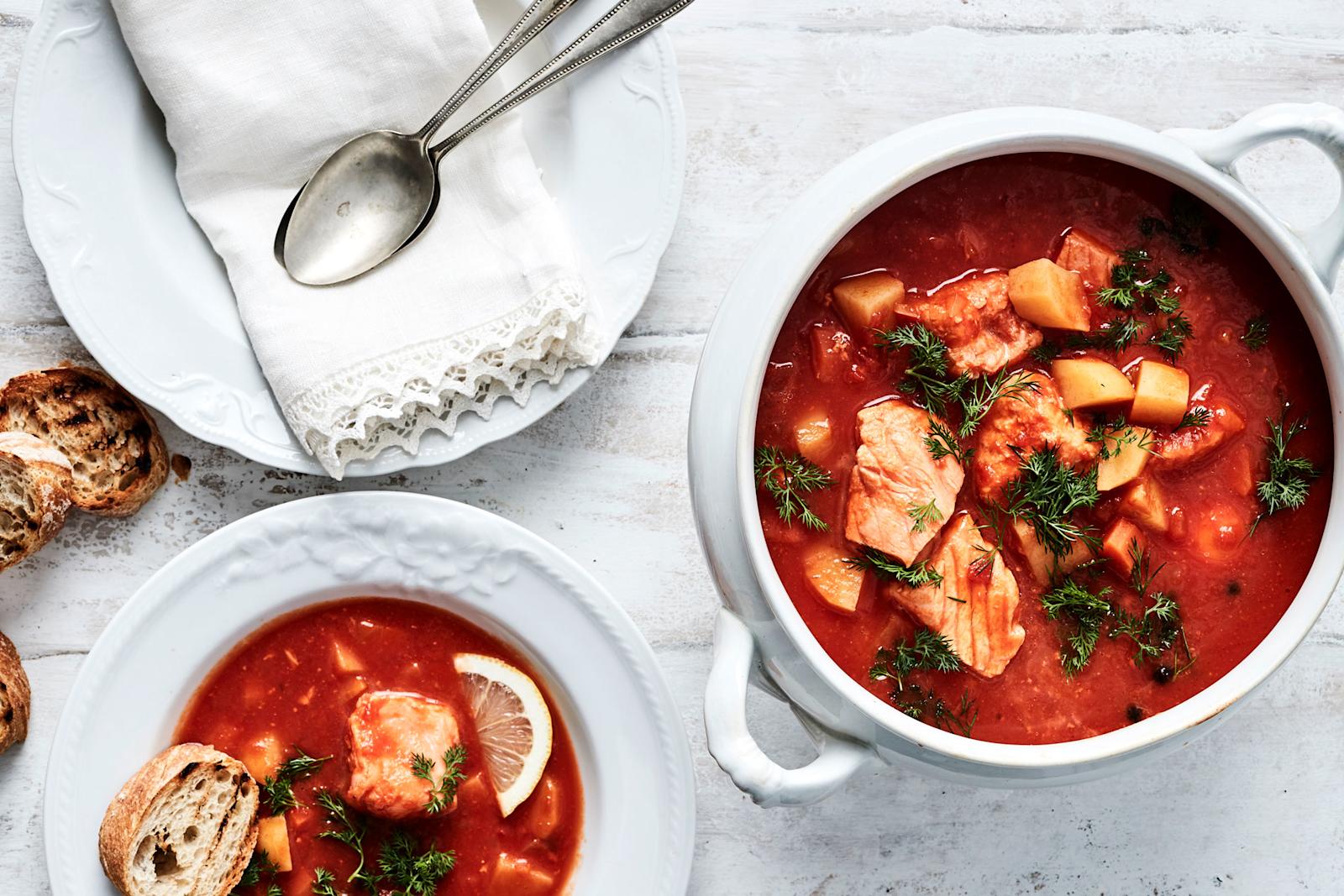 Tomaattinen lohikeitto