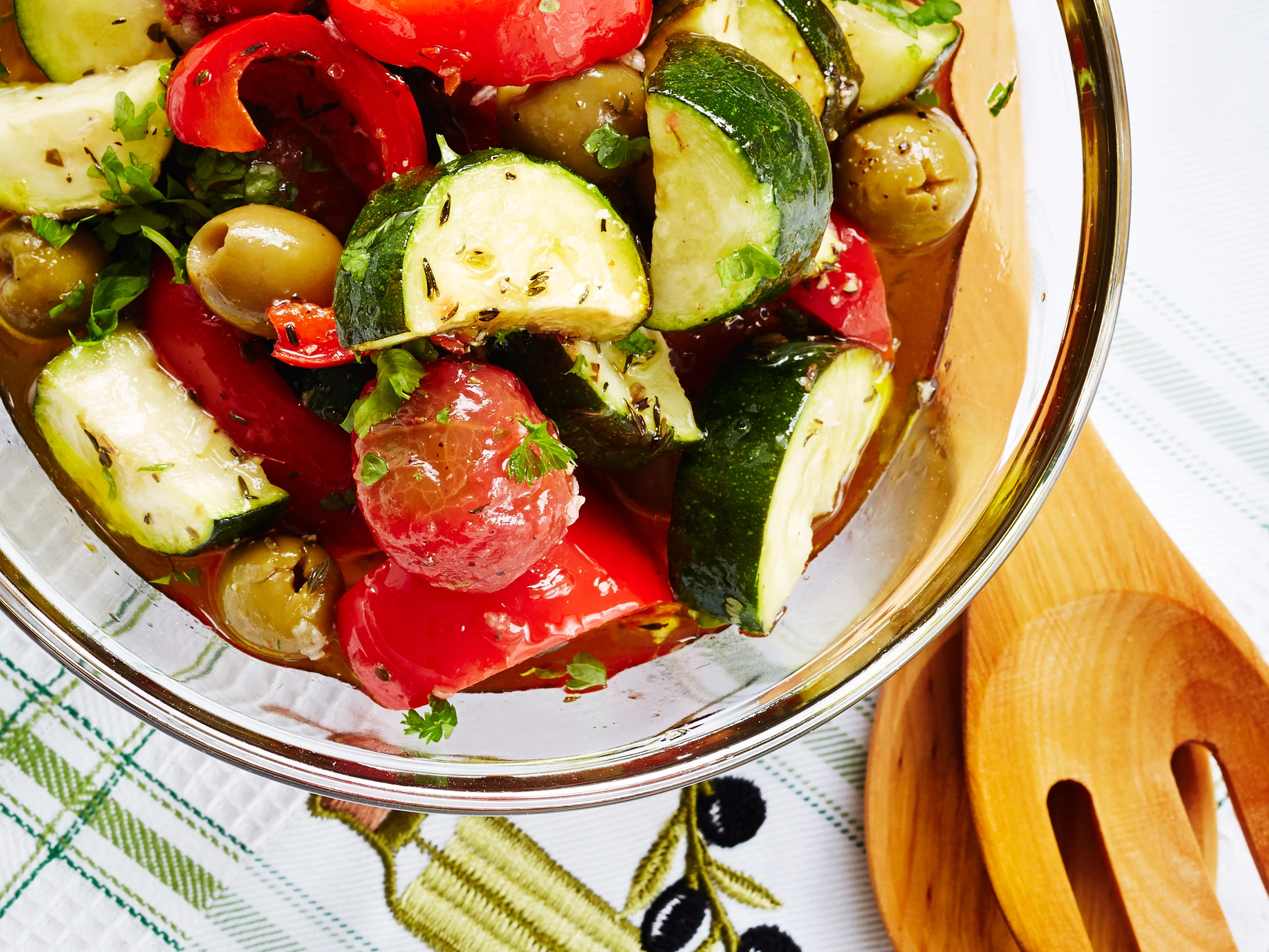 Yrttimarinoidut kasvikset