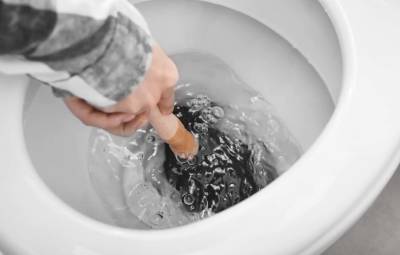 How to Unclog a Toilet Without a Plunger: 5 Effective Methods