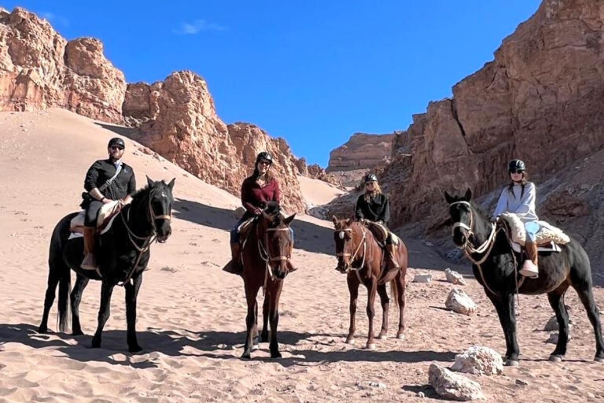 7-sa-expeditions-san-pedro-de-atacama-desert-chile-horseback-riding-kevin-shaina-julia-jeanie