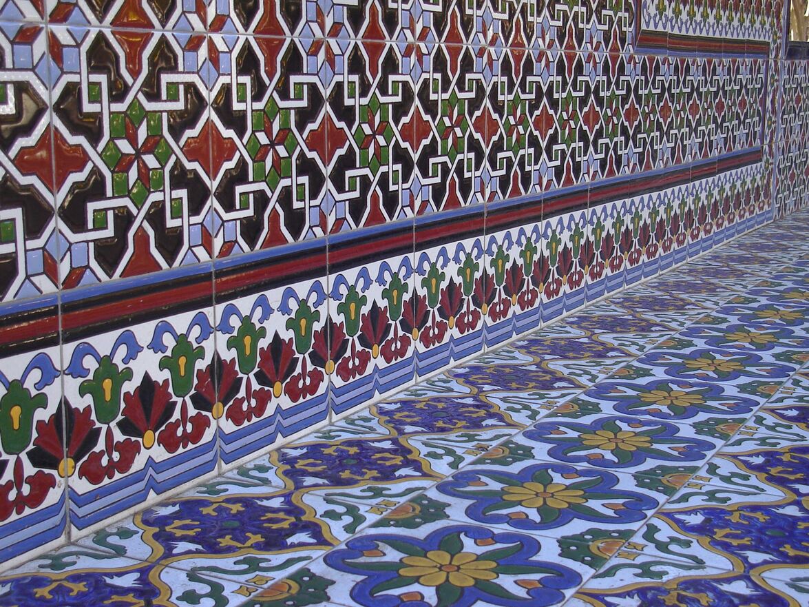 Tiling at the Plaza España