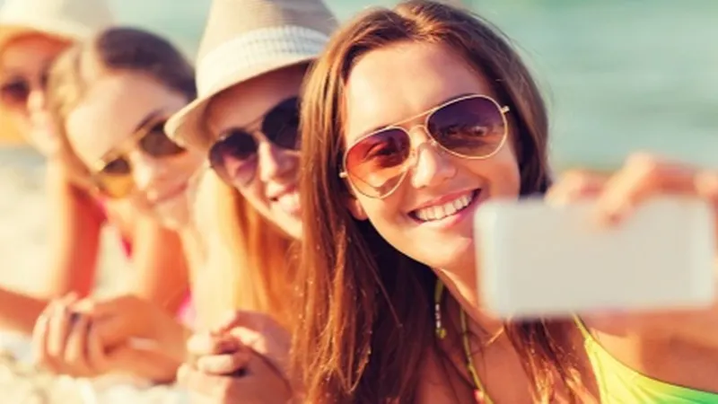 Beach Selfie 800x450 1