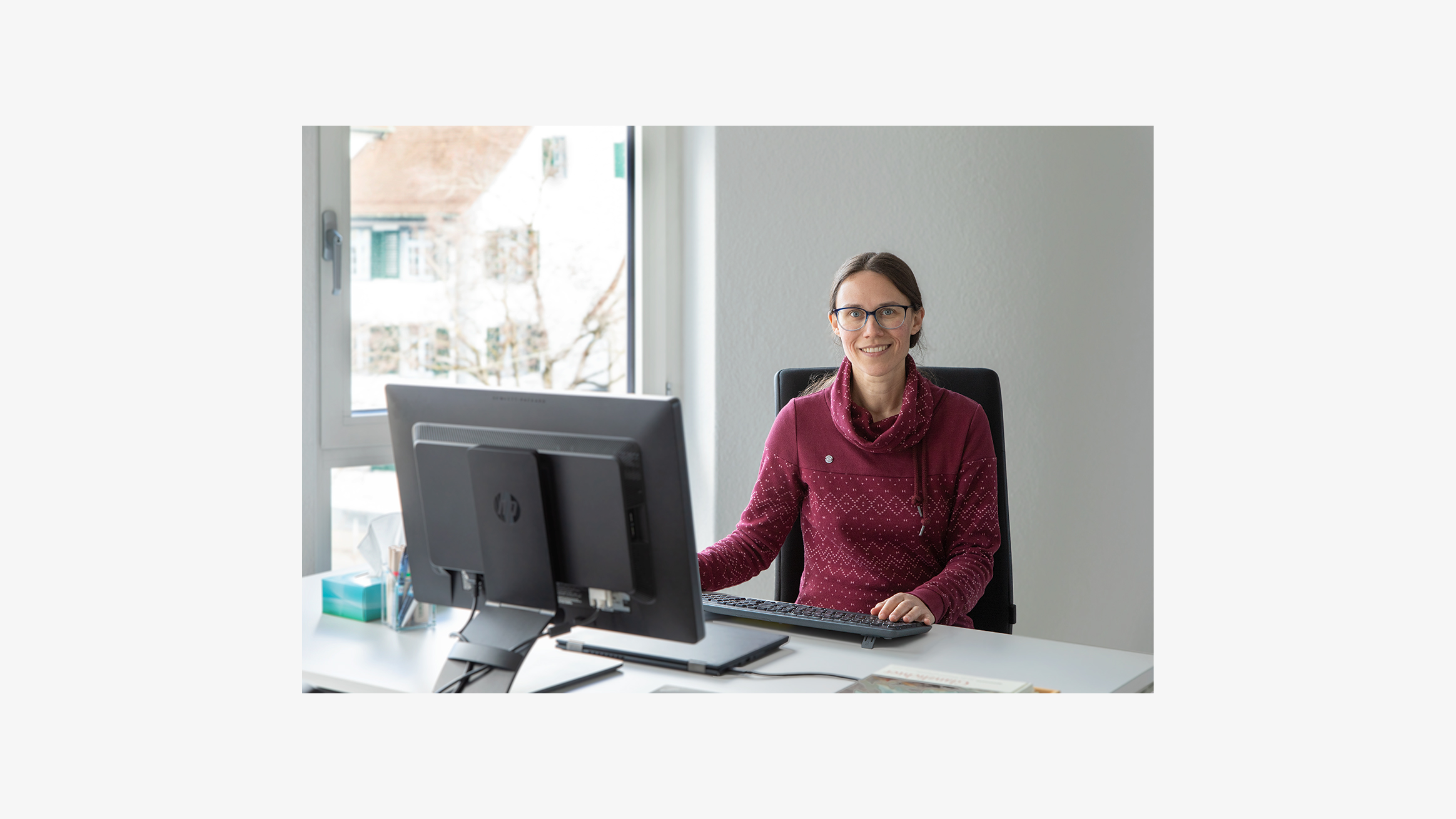 Annabelle Wiegert an ihrem Arbeitsplatz Annabelle Wiegert an ihrem Arbeitsplatz